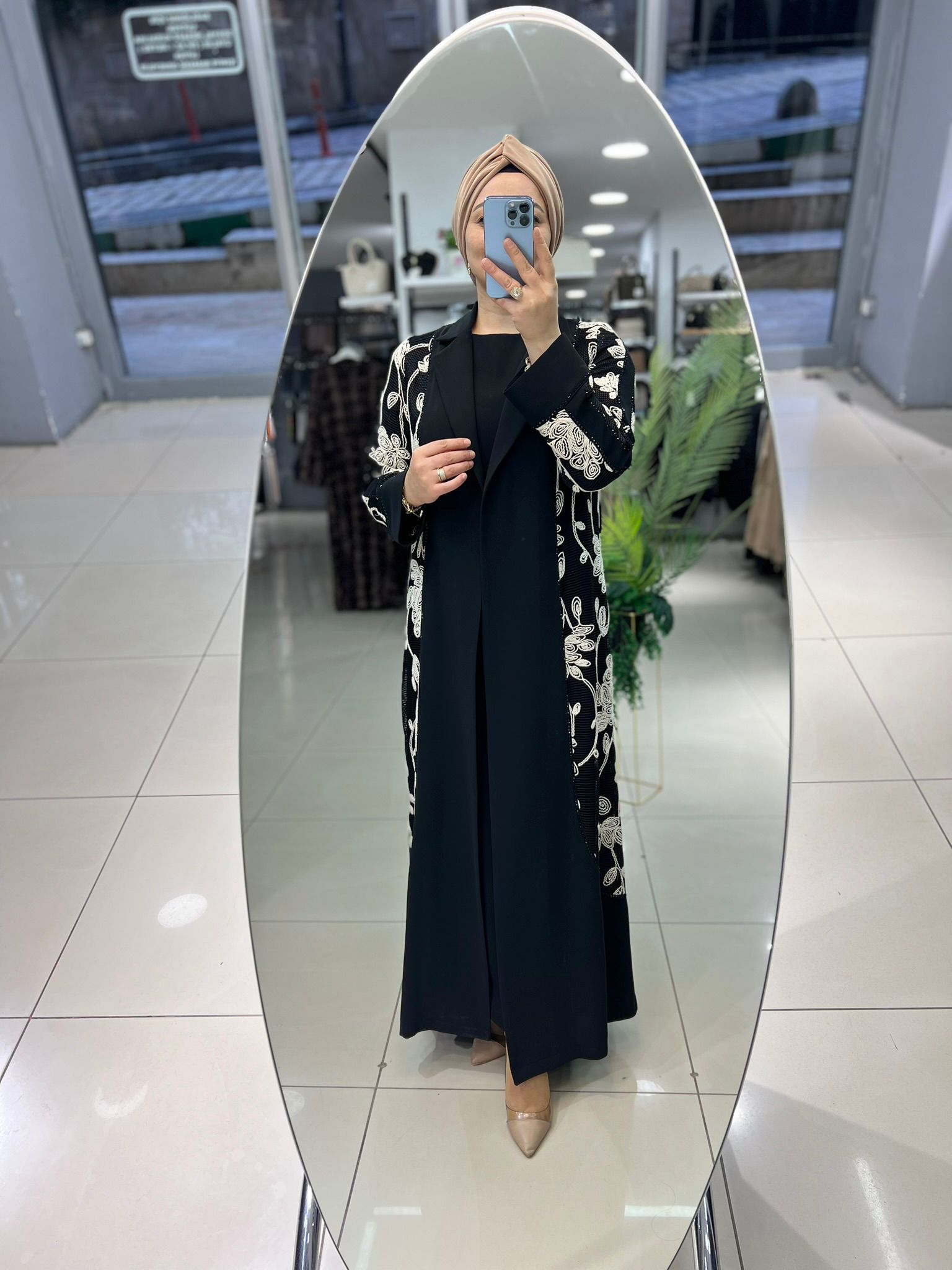 3810 Abaya