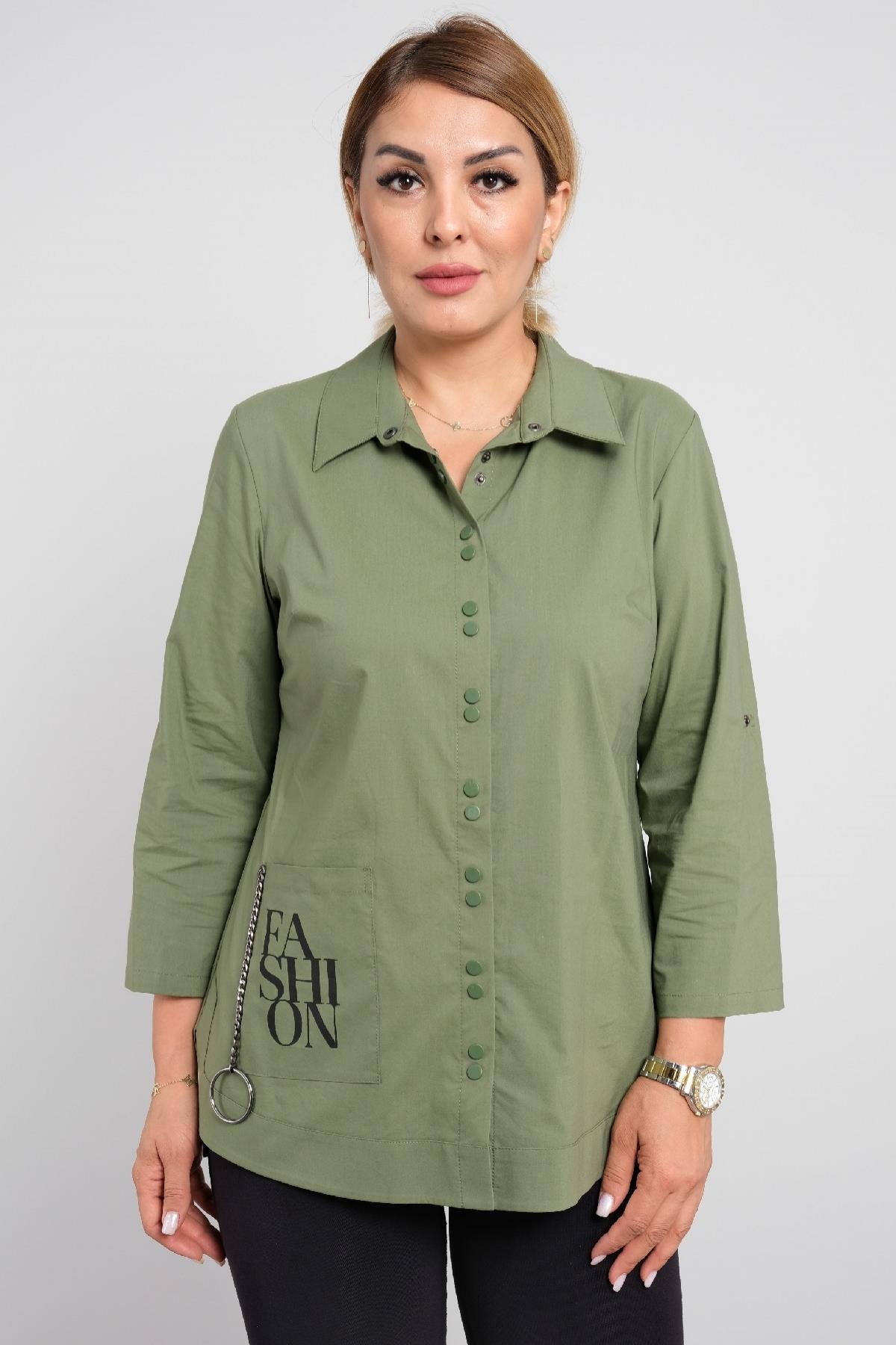 Çift düğmeli, aksesuar detaylı cep baskılı uzun kollu gömlek