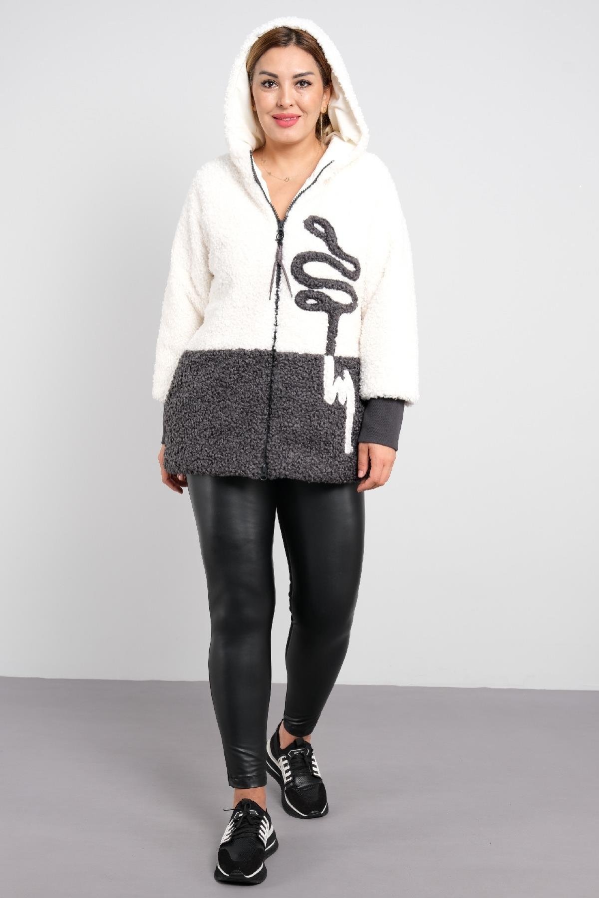 Çift renkli, kapşonlu yün kadın kısa montu