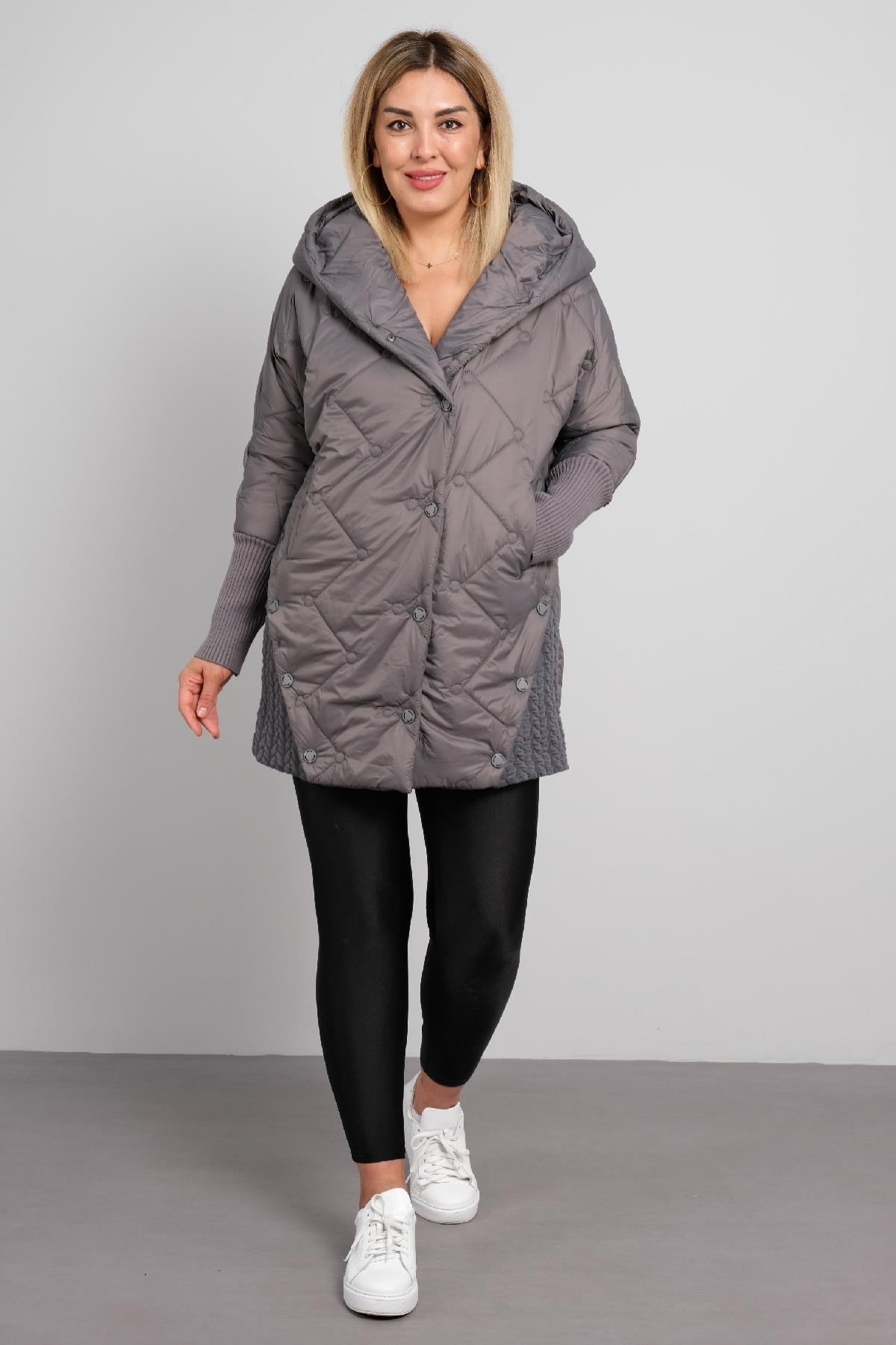 Önü düğmeli büyük beden kadın uzun mont