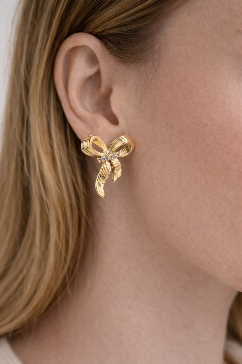 Gold Fiyonk Küpe