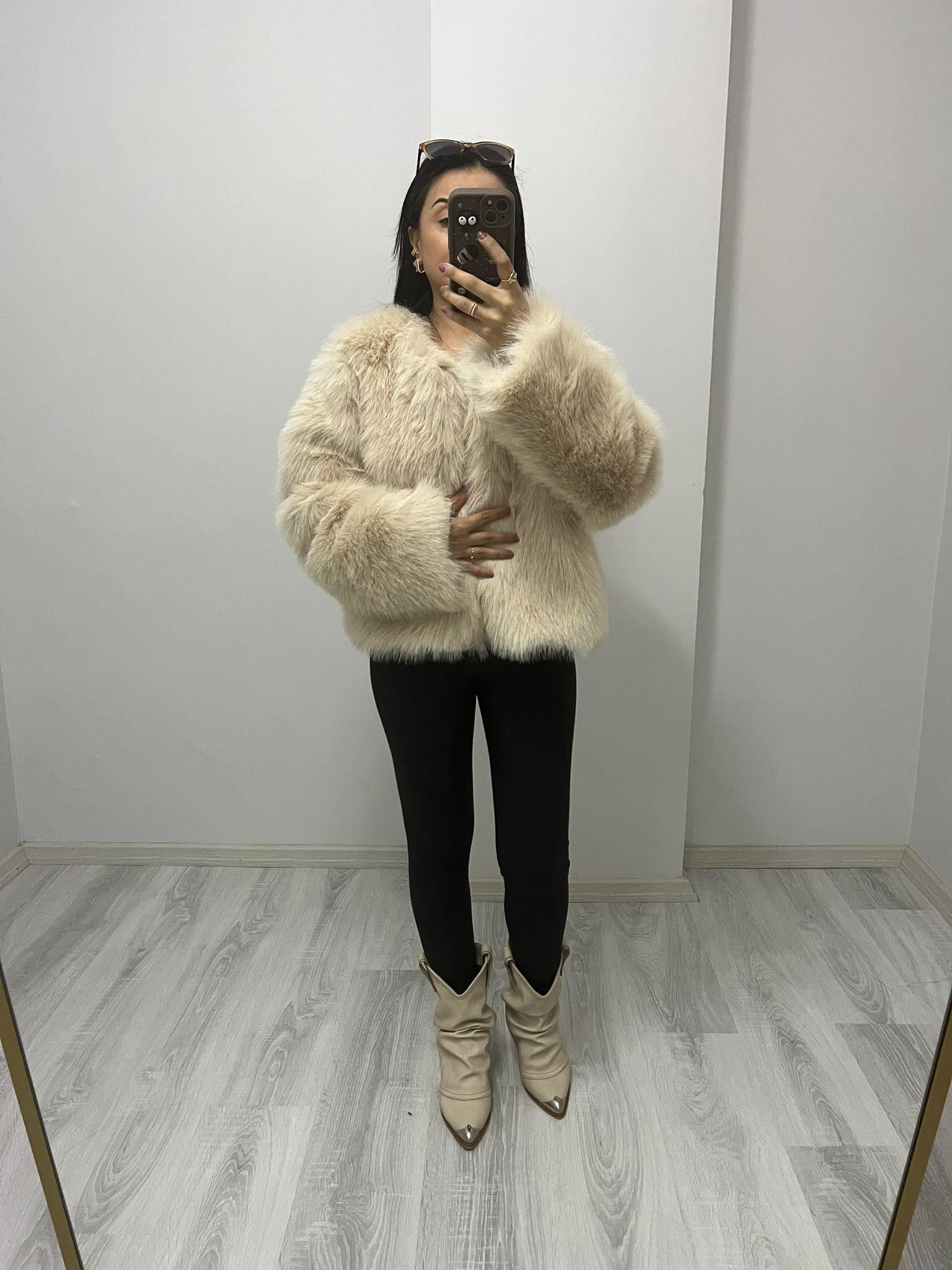 Astarlı İthal Bella Kısa Kürk Taş