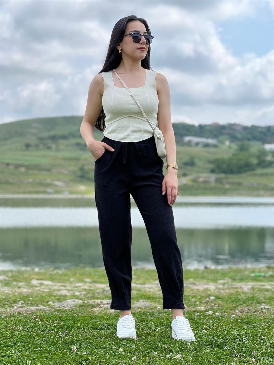 Paçası Pensli Beli Lastikli Bürümcük Kumaş Pantolon Siyah