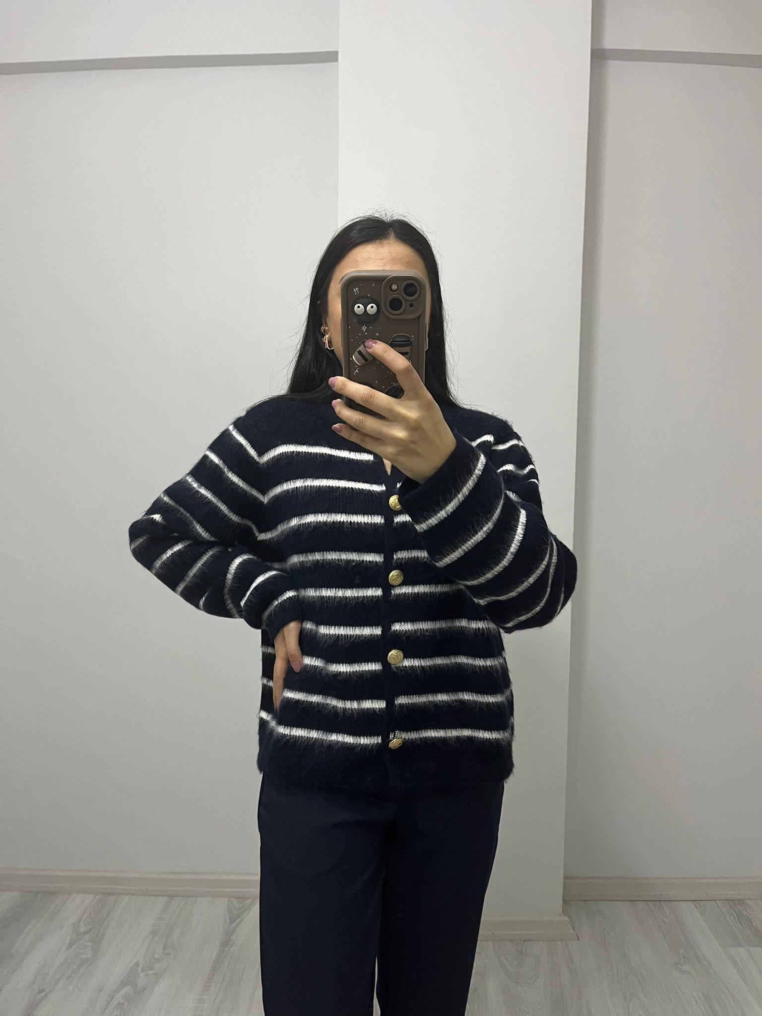 Çizgili Sakallı Düğme Detaylı Triko Hırka Lacivert