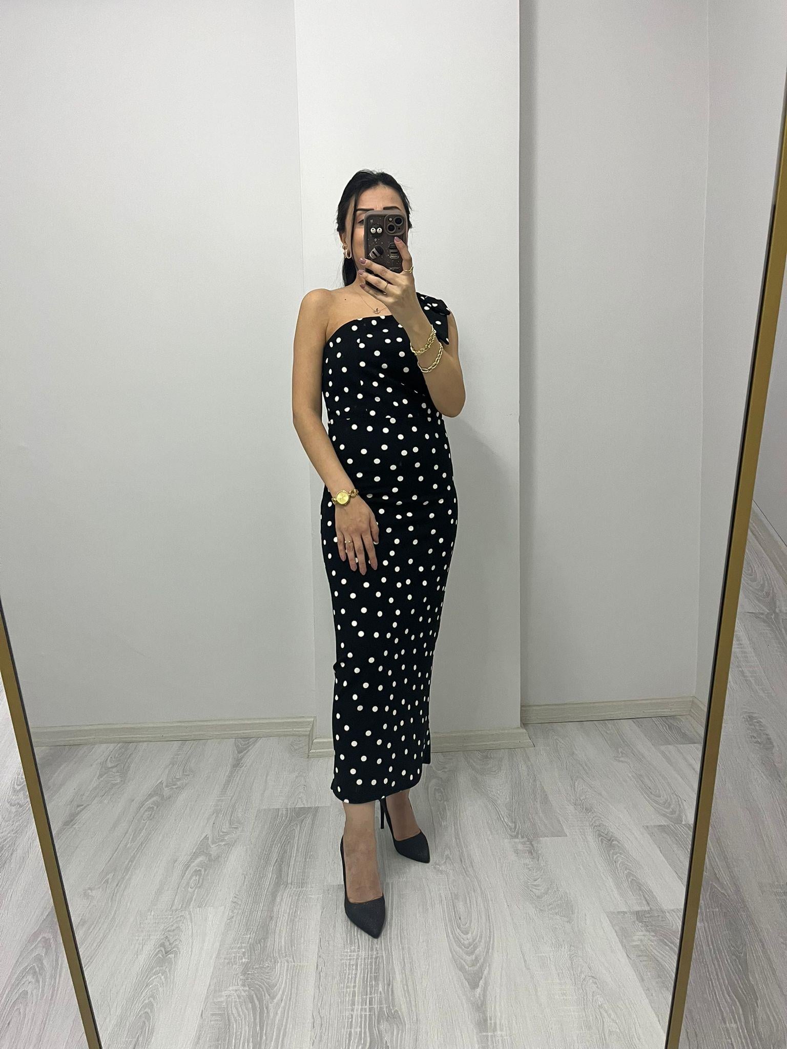 Tek Omuz Puantiyeli Elbise Siyah