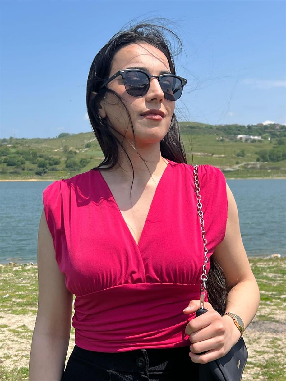 V Yaka Drapeli Sıfır Kol Bluz Fuşya