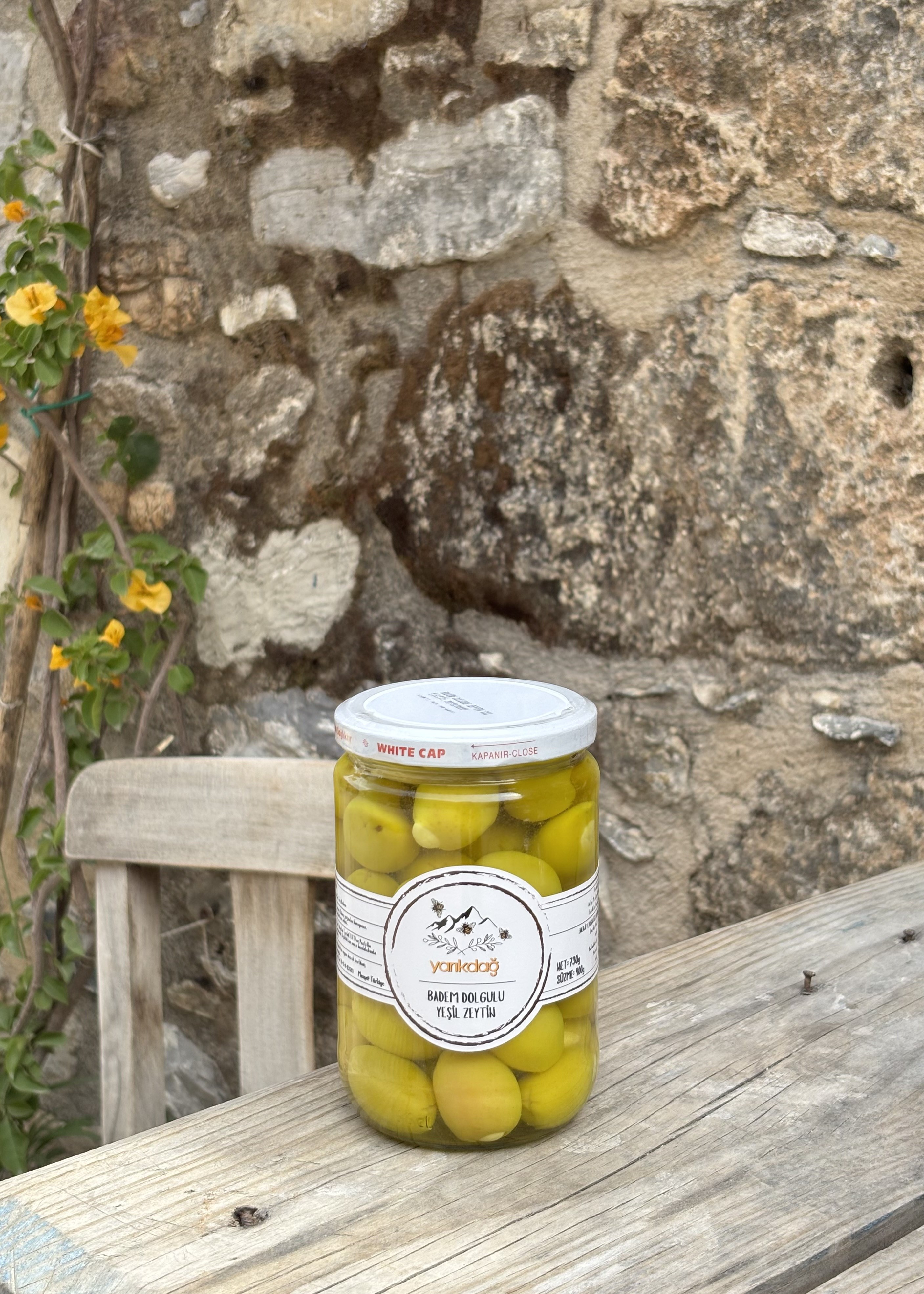 Badem Dolgulu Yeşil Zeytin