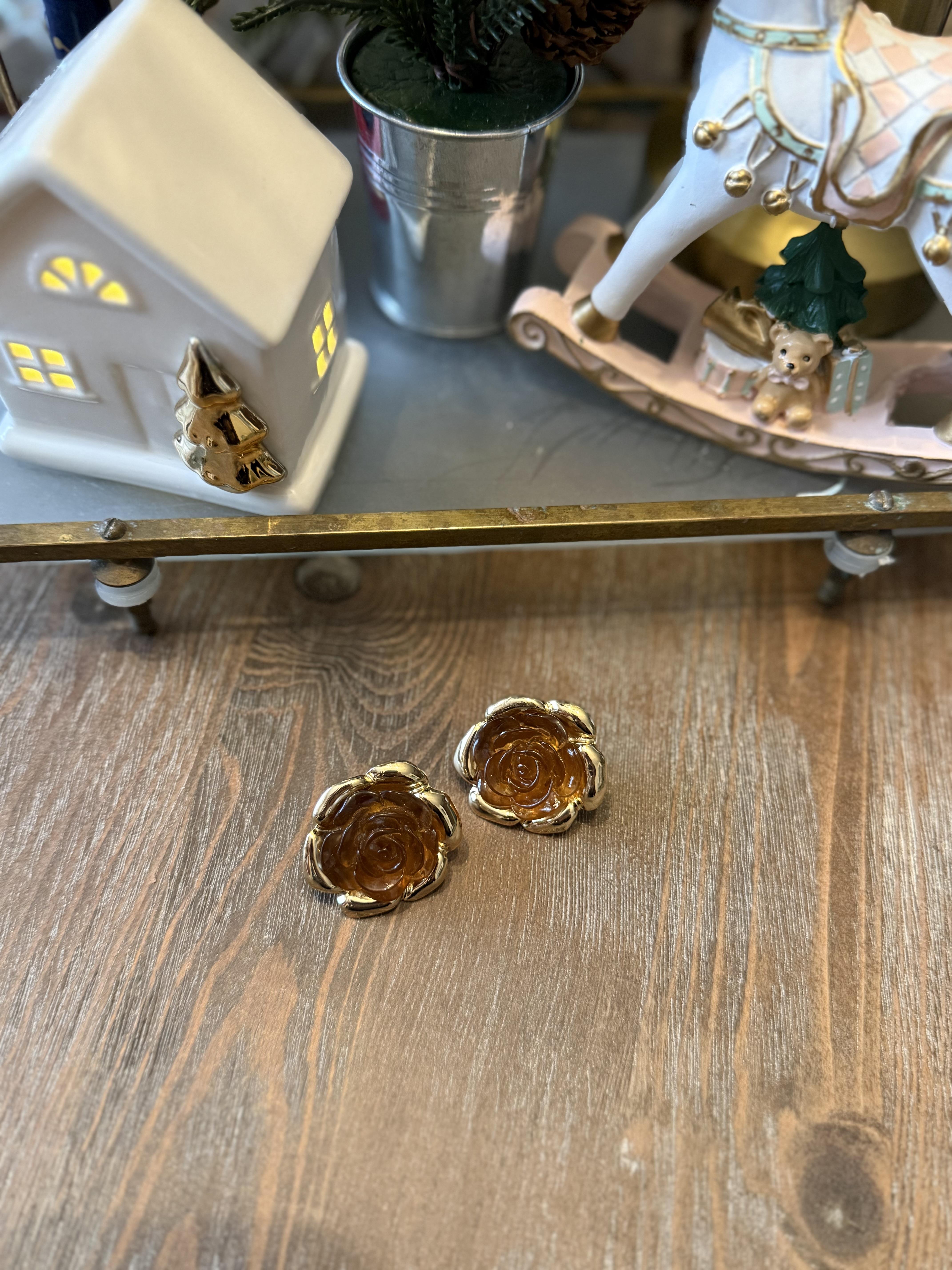 Altın Kaplama Gül Motifli Küpe