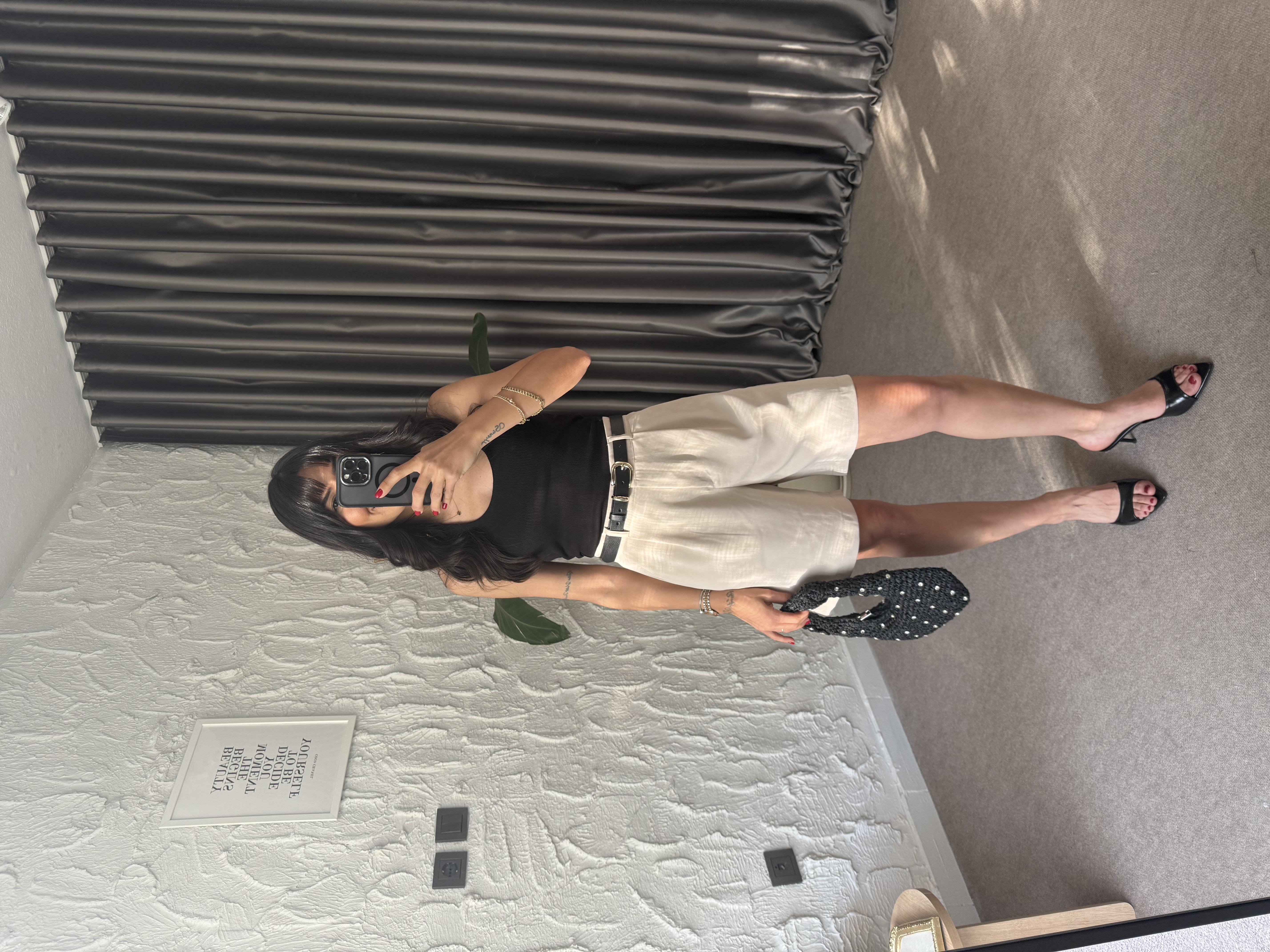 Bej Pile Detaylı Tensel Şort