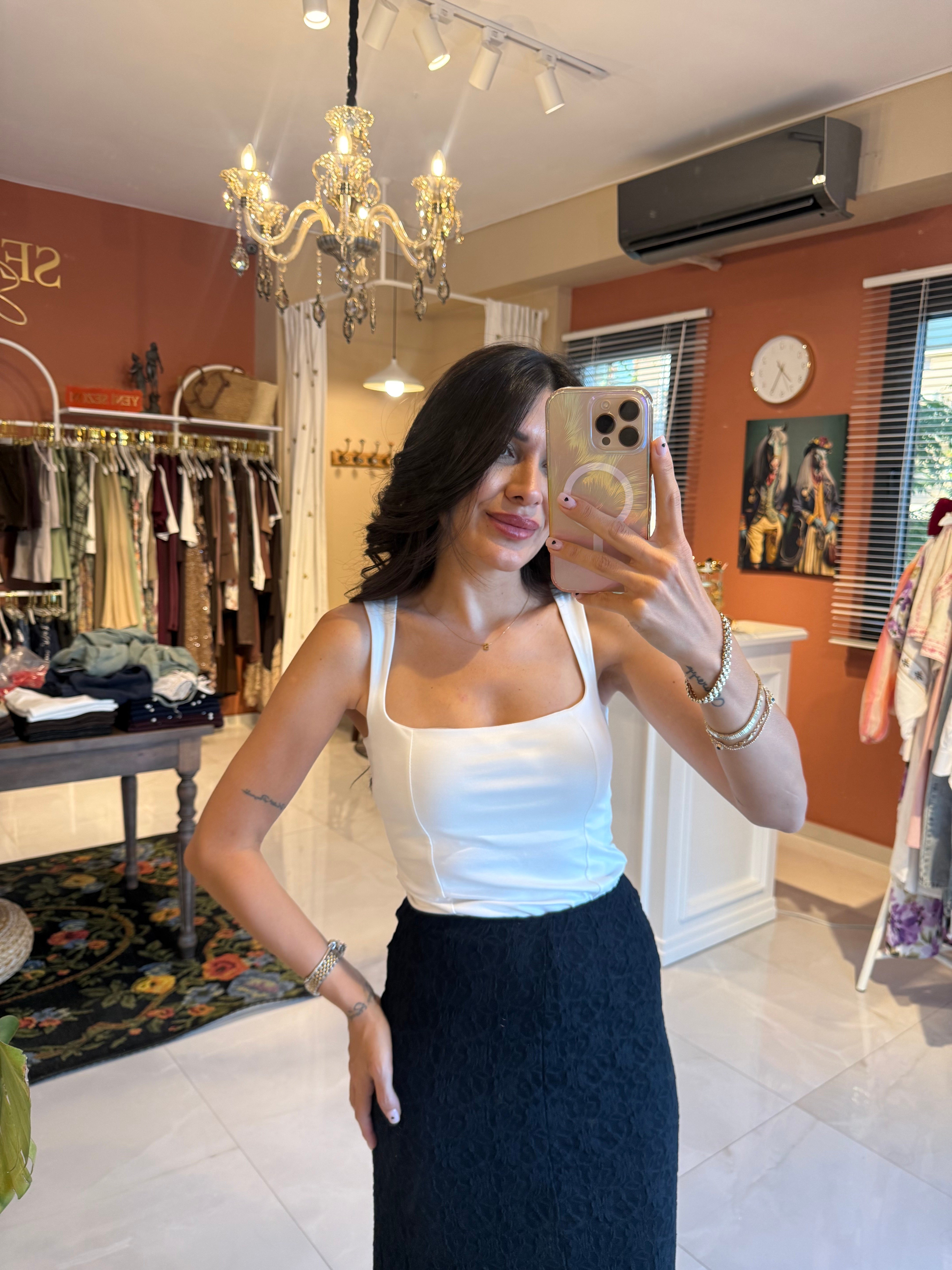 Beyaz Kare Yaka Askılı Bluz
