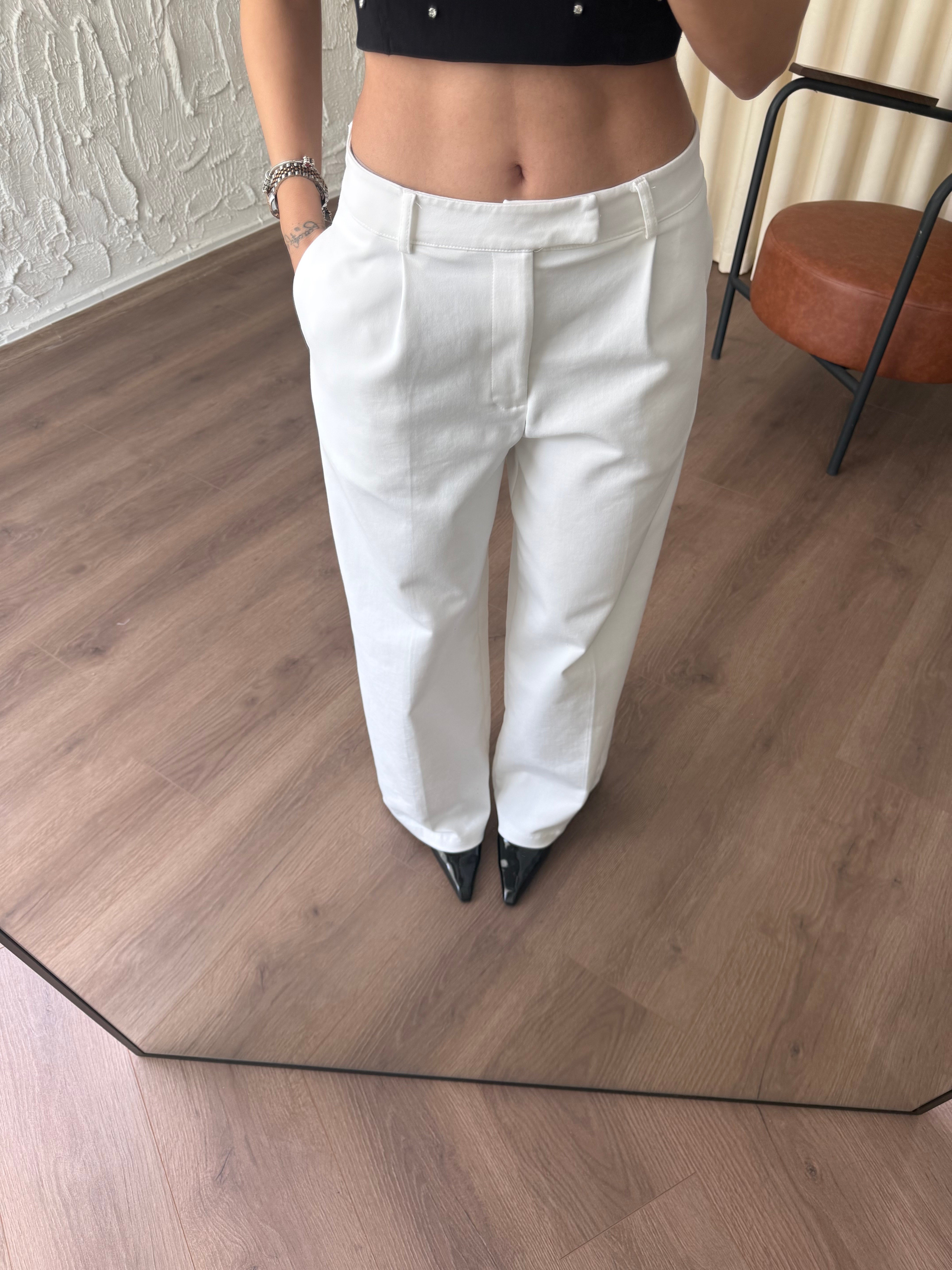 Bol Paça Beyaz Pantolon