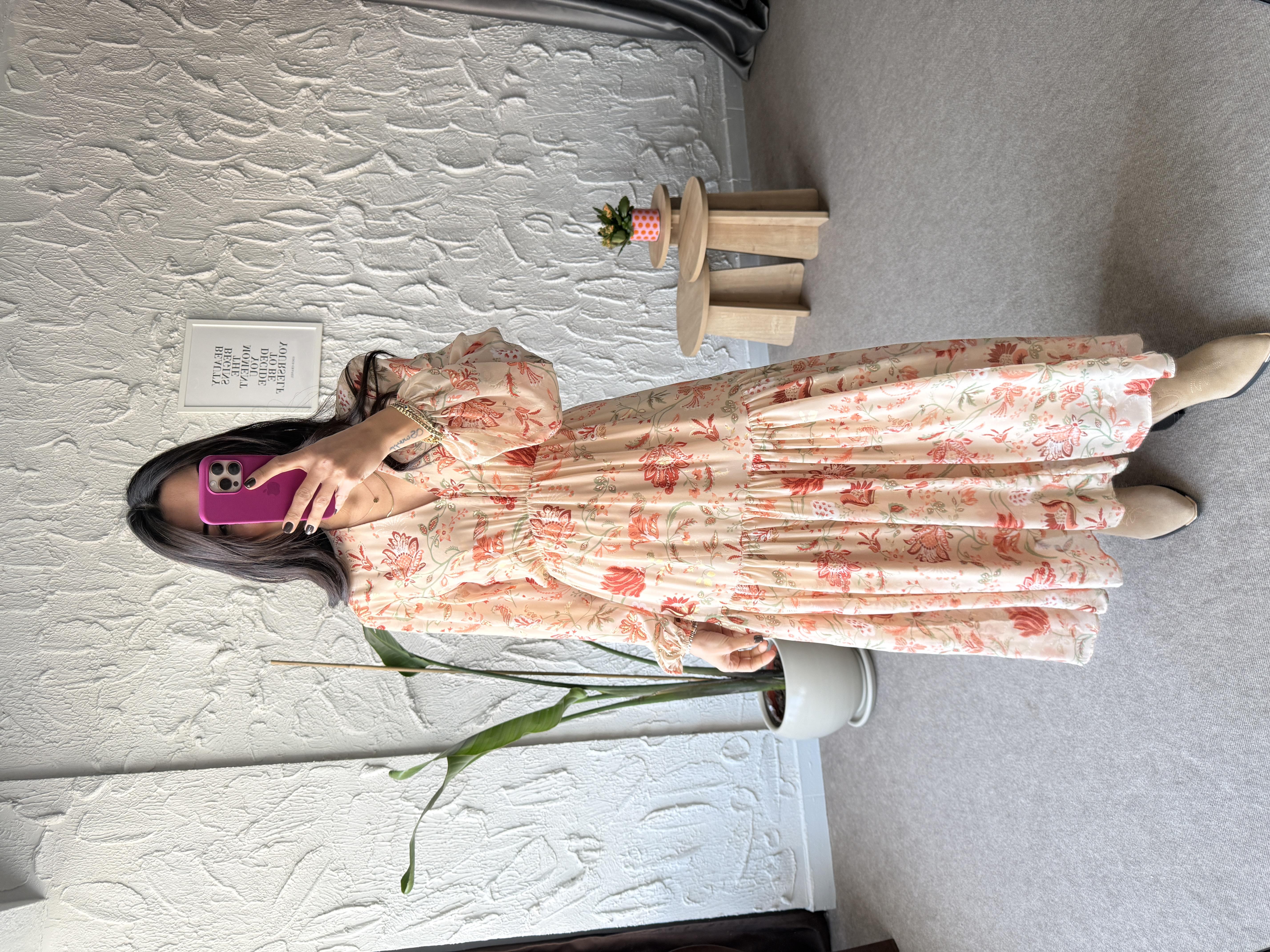 Çiçek Desenli Krem Şifon Elbise