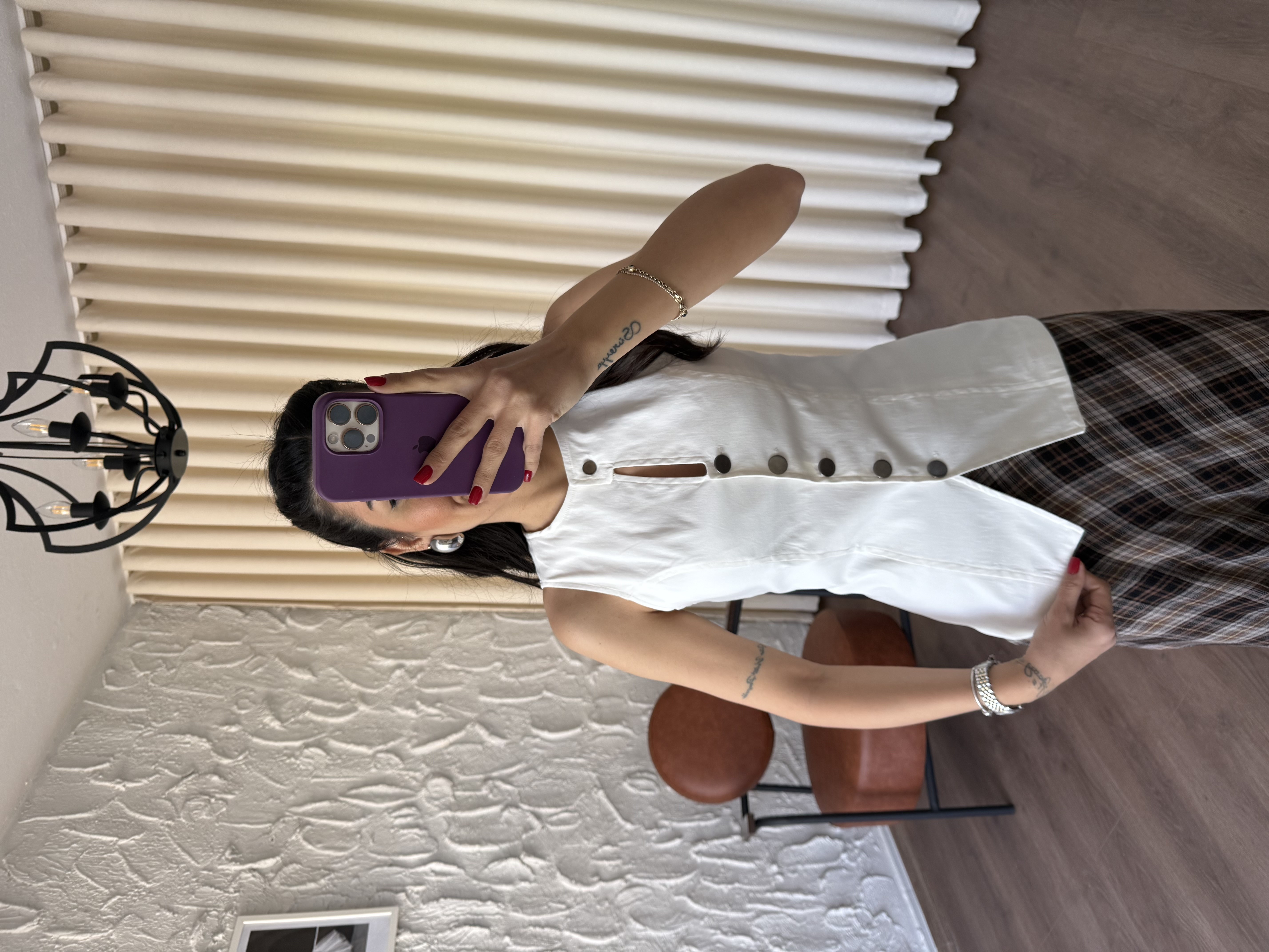 Dekolte Detaylı Ekru Yelek