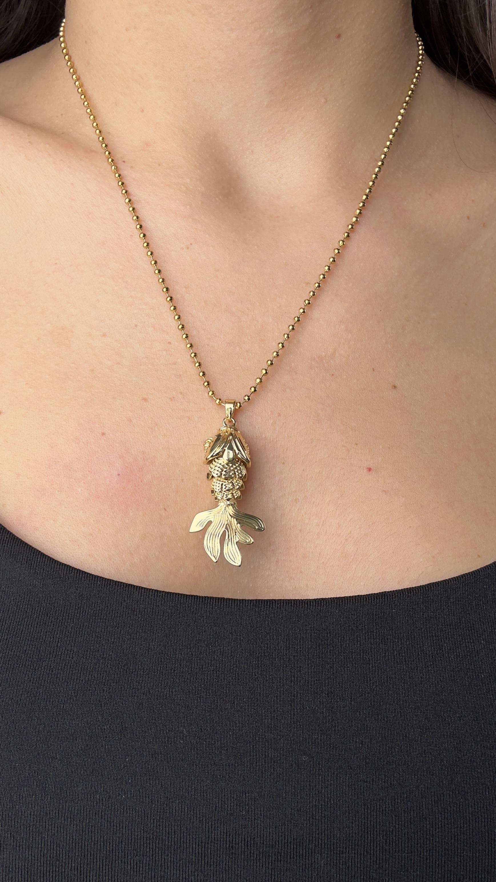 Hareketli Büyük Balık Figürlü Kolye