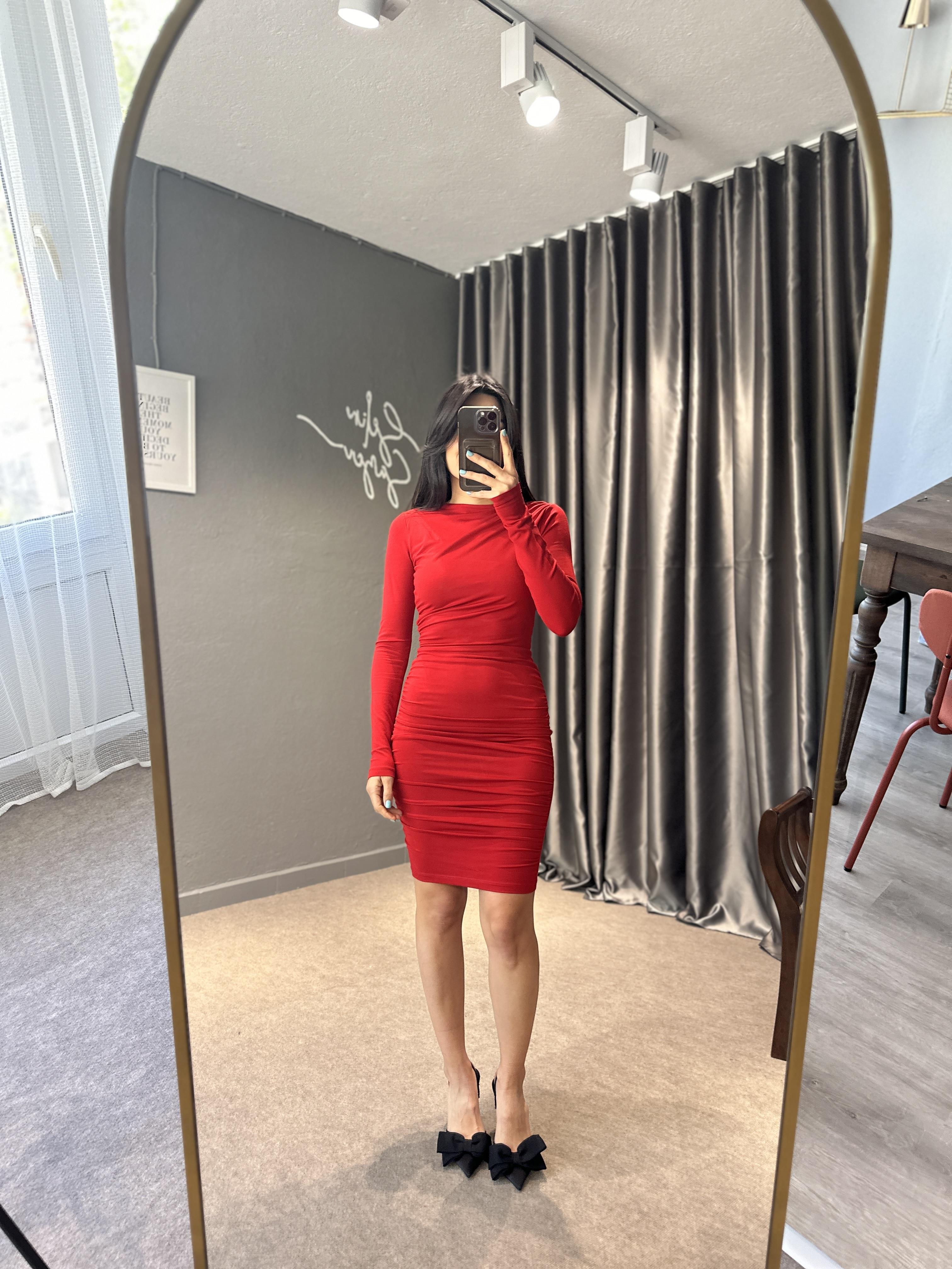 Kırmızı Drapeli Elbise