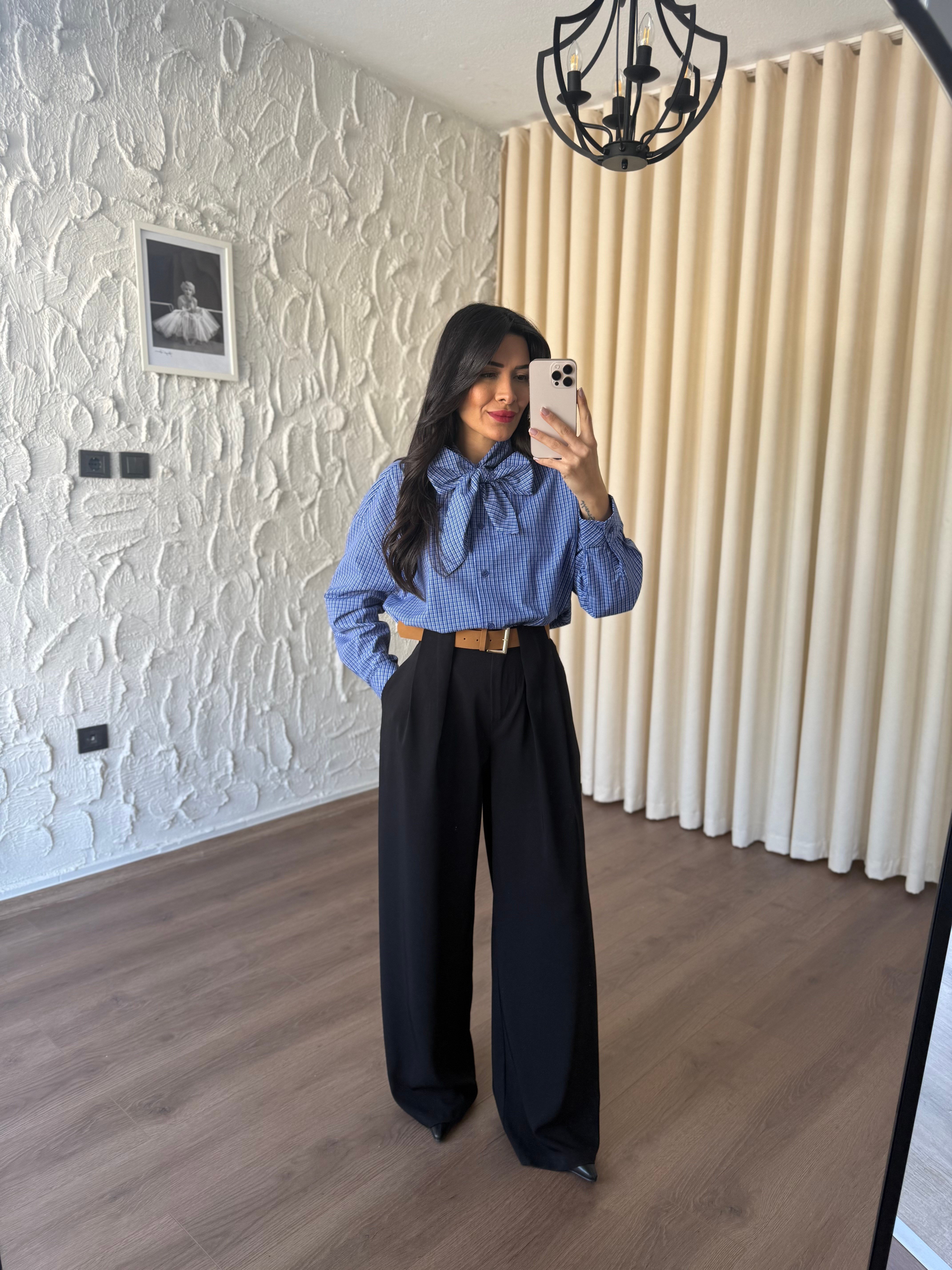 Köprü Detay Kemerli Siyah Pantolon