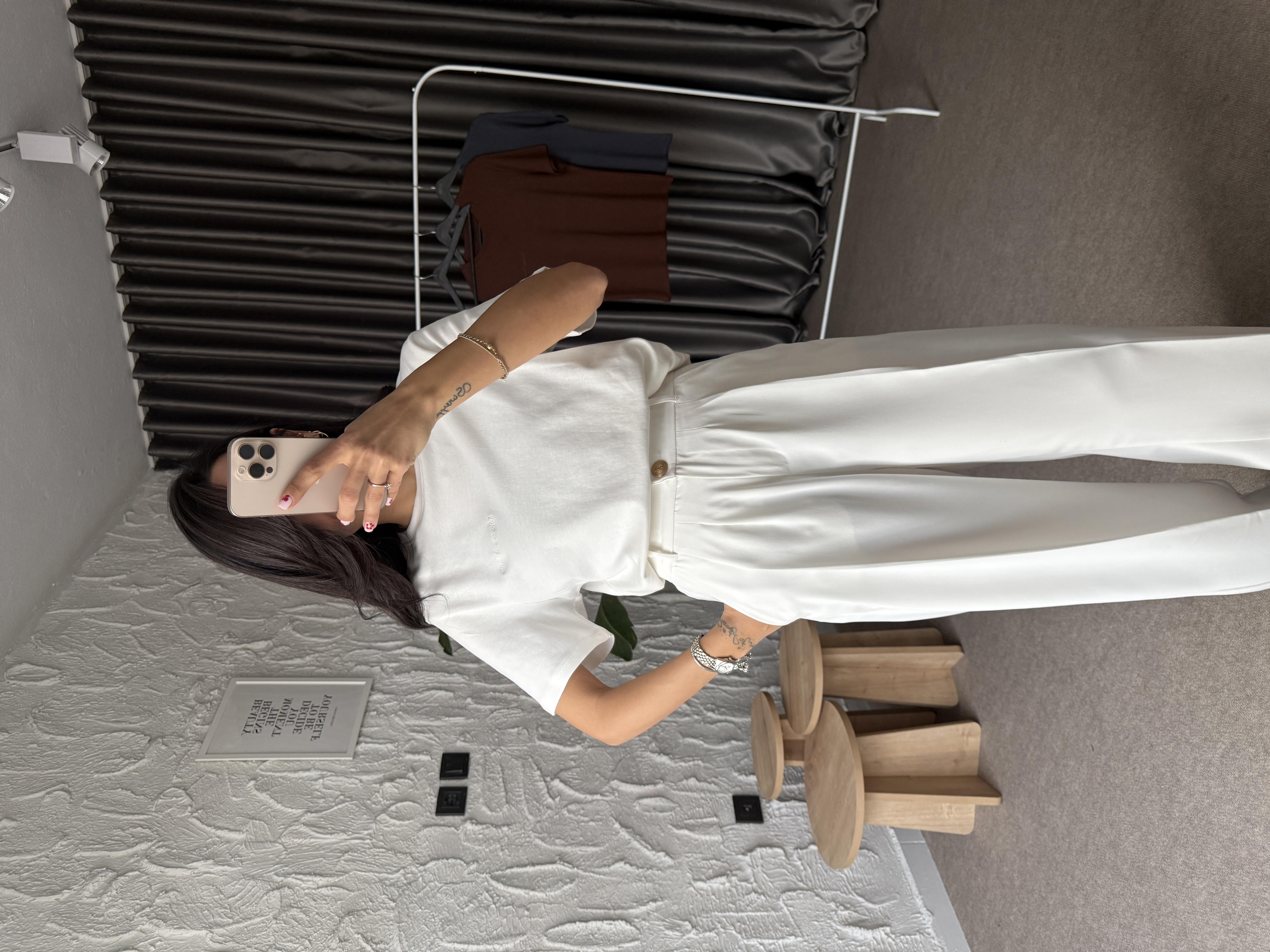 Logo İşlemeli Beyaz Basic Tshirt