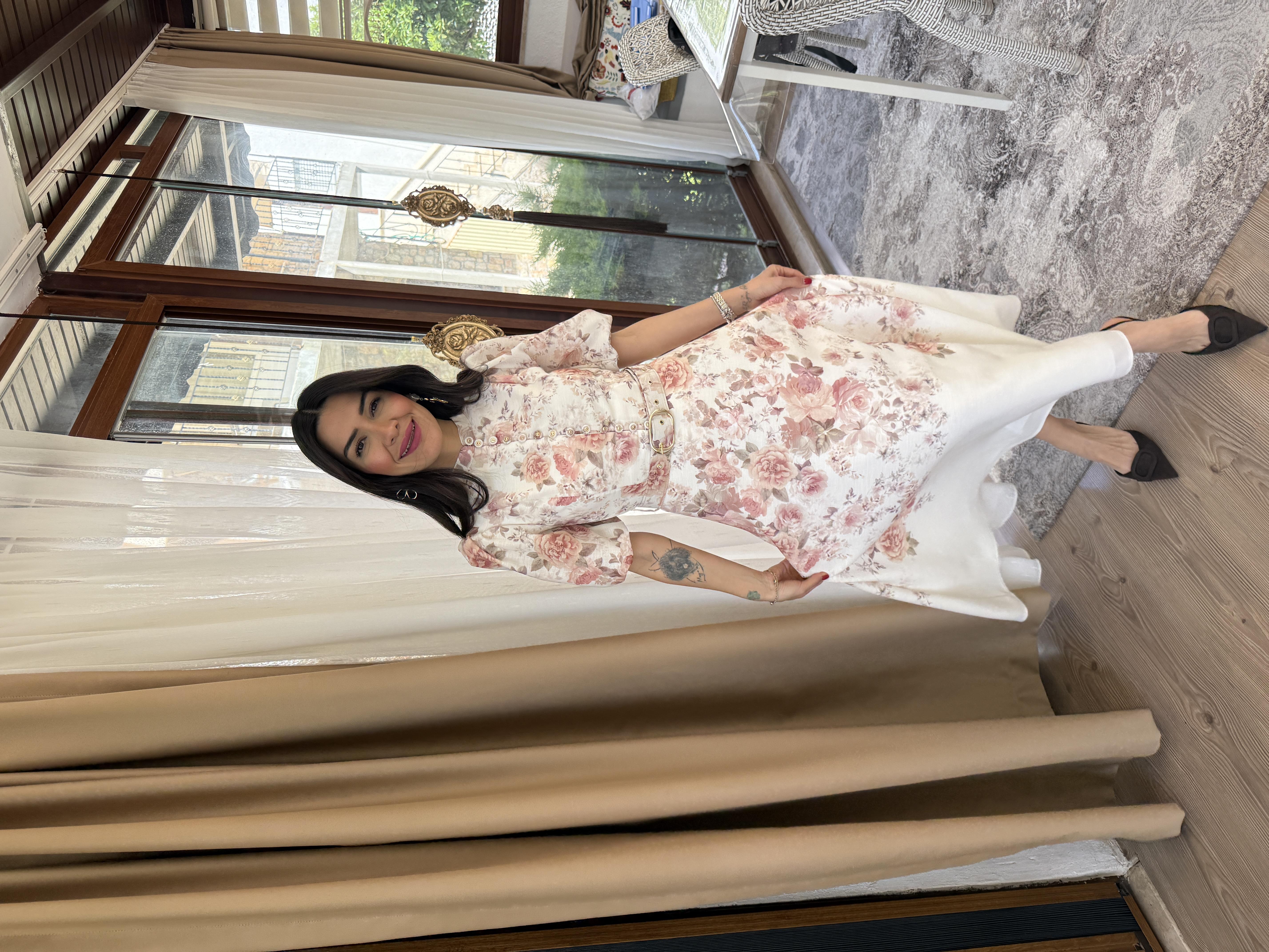 Mari Çiçek Desen Kemerli Elbise