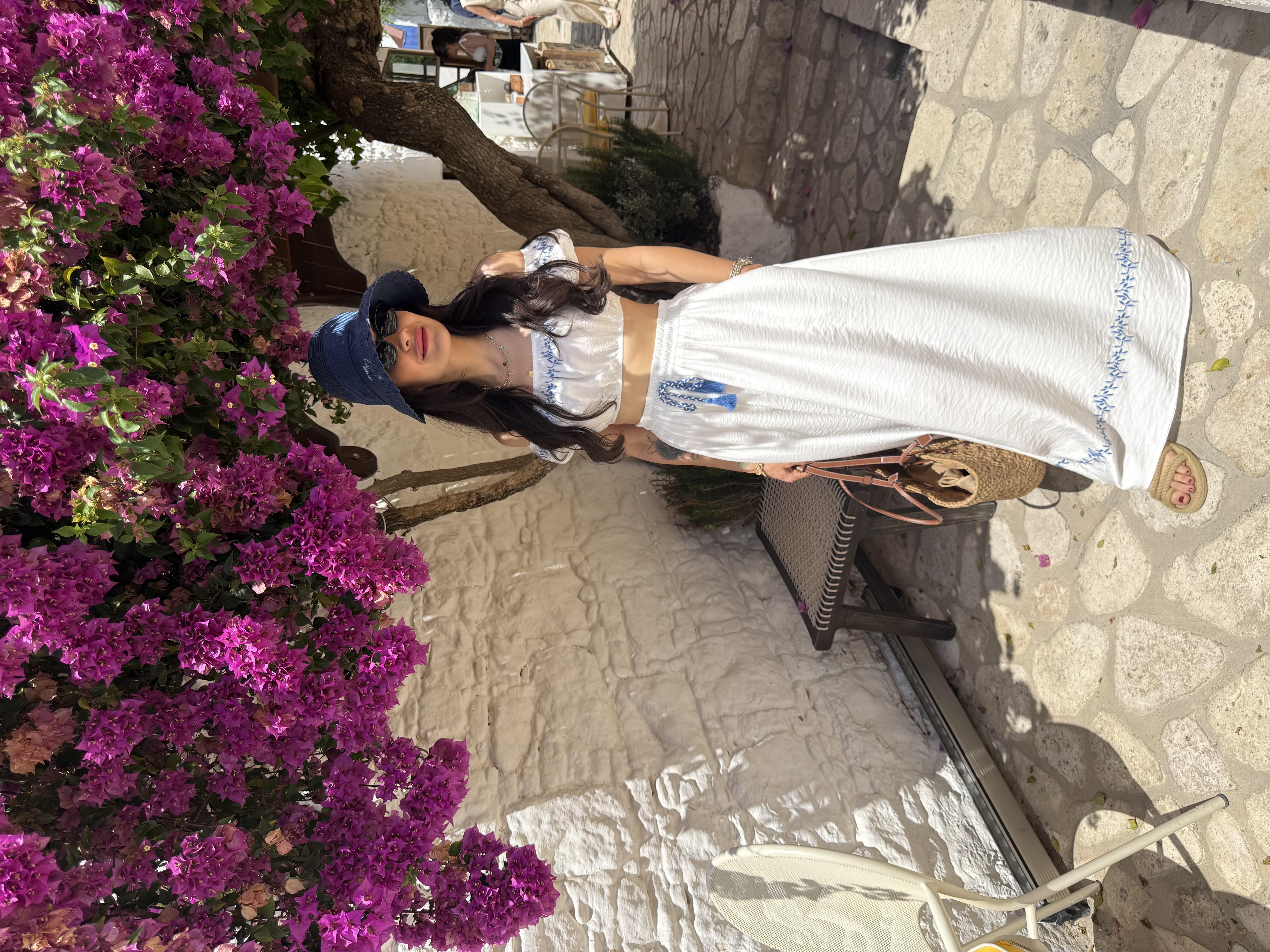 Nakış Detaylı Crop Bluz - Maxi Etek 