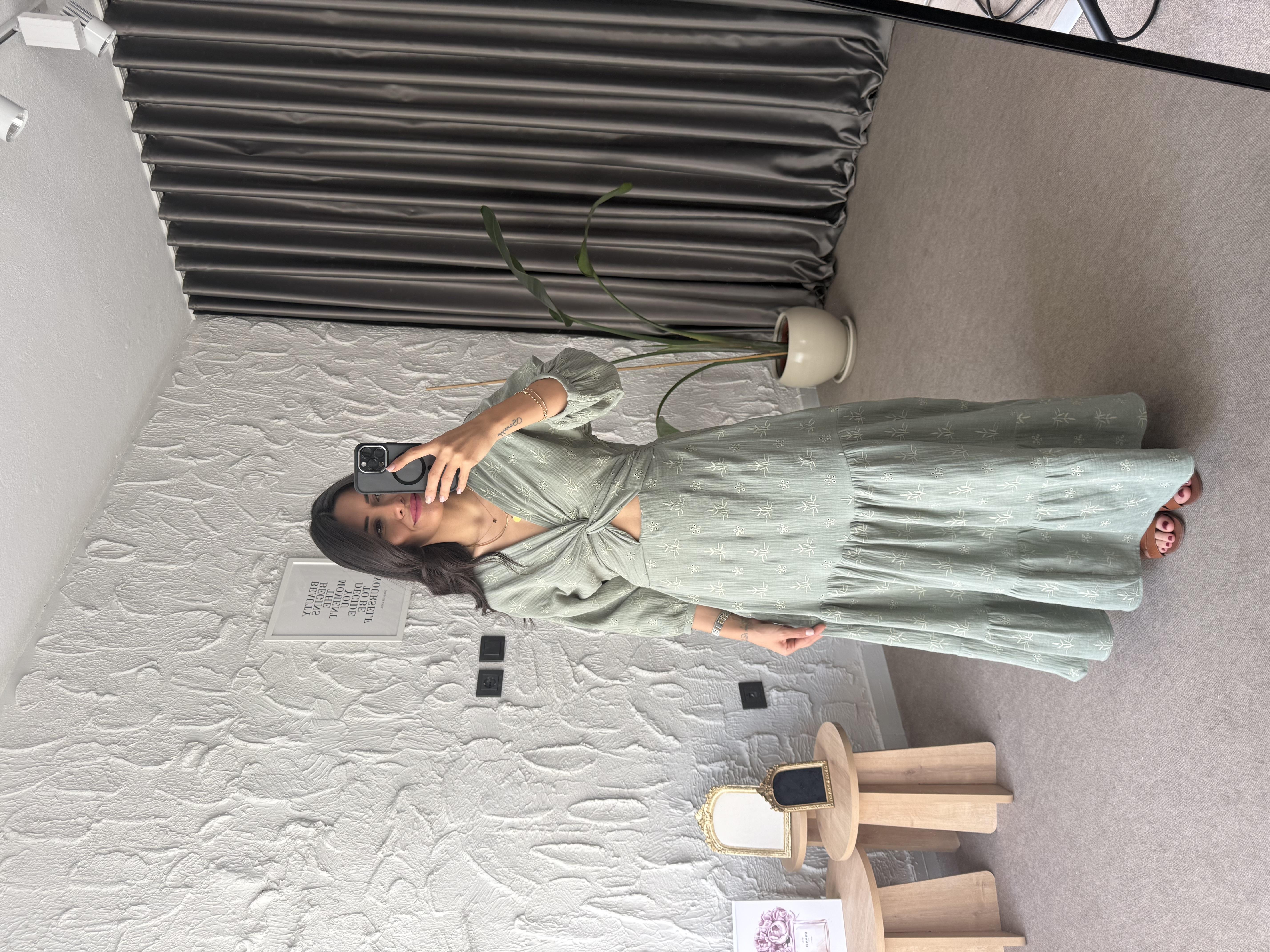 Nakış İşleme Yeşil Müslin Elbise 