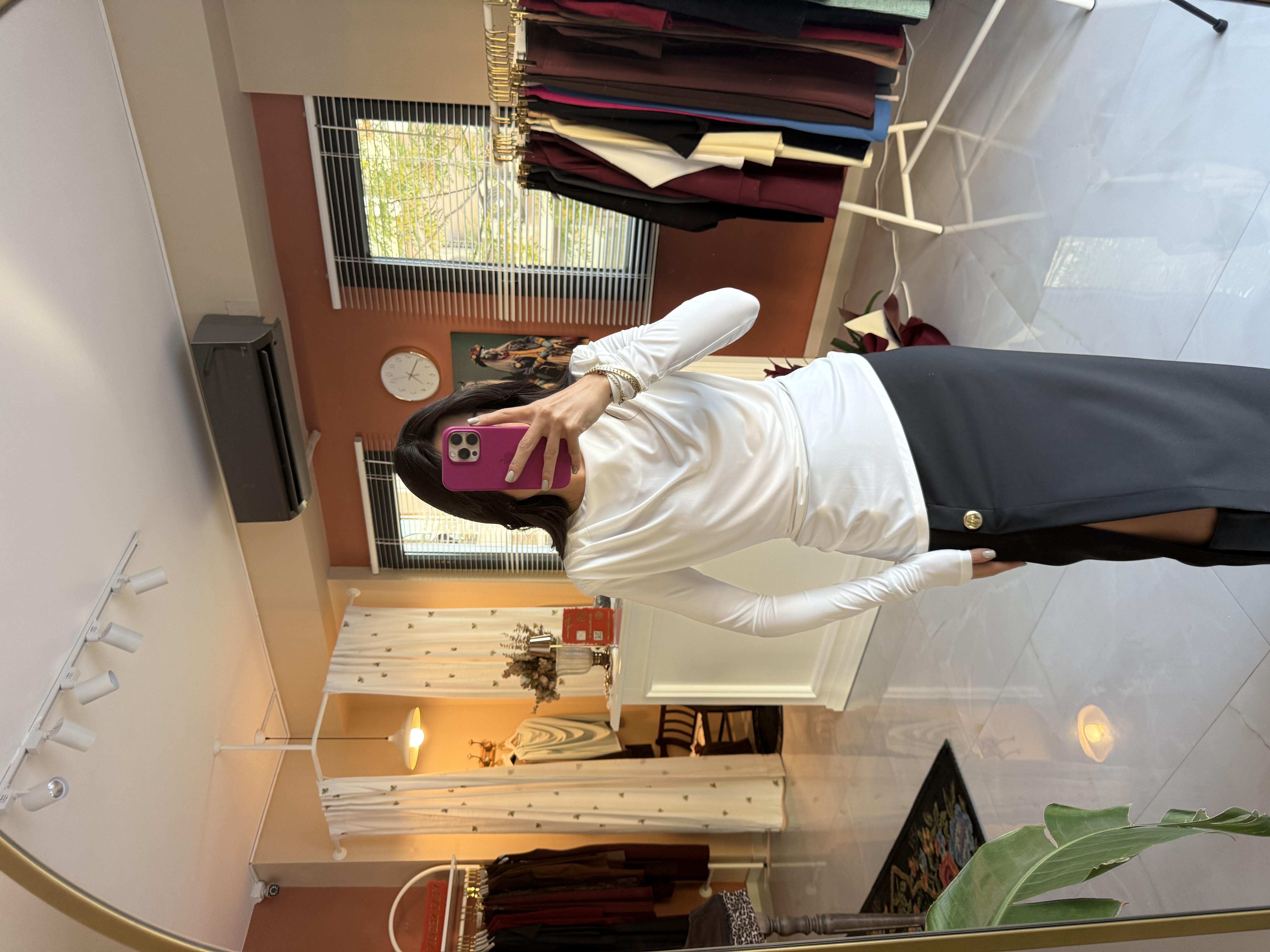 Omuz Vatkalı Degaje Yaka Ekru Bluz