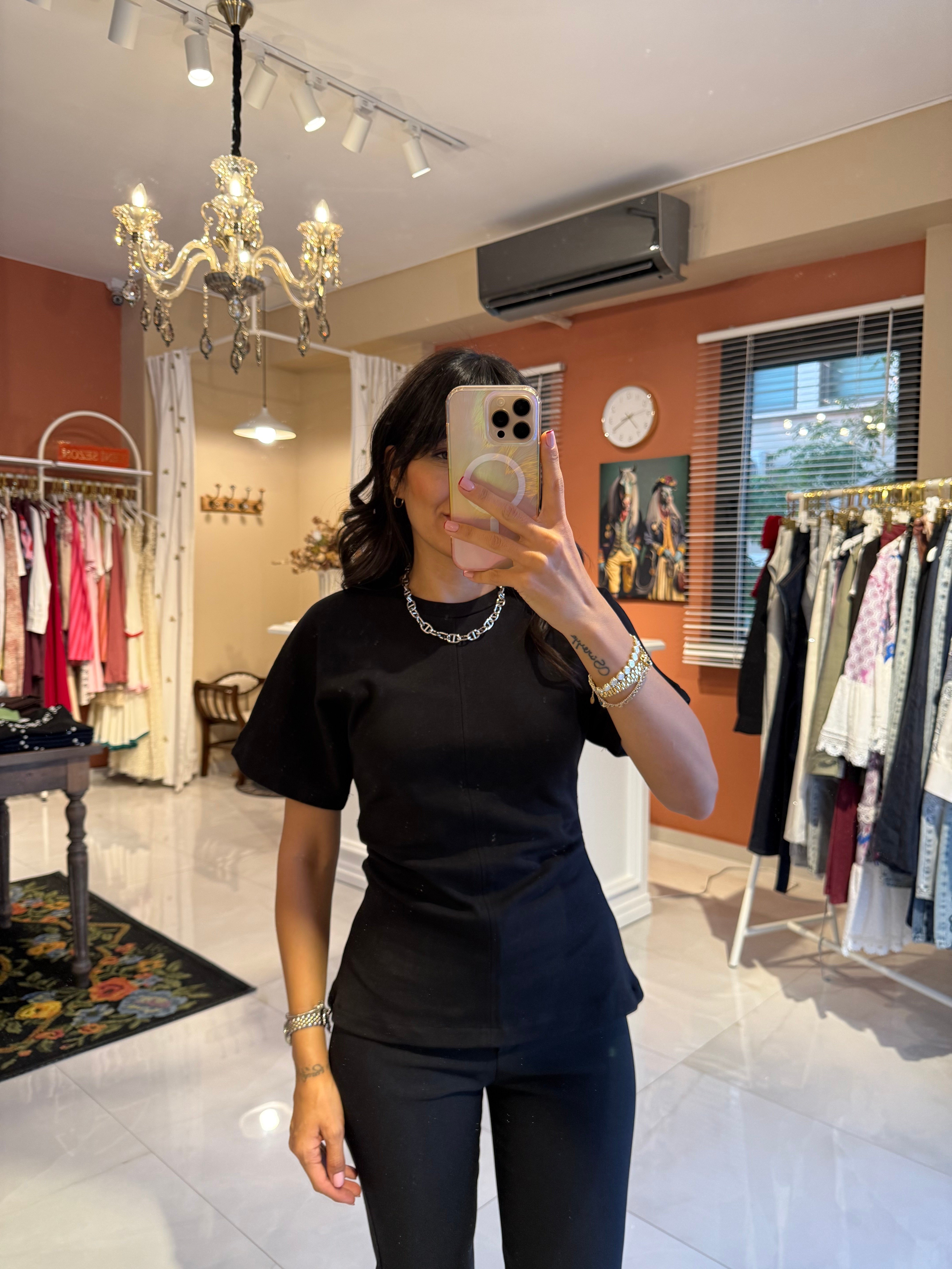 Önden Dikişli Siyah Tshirt