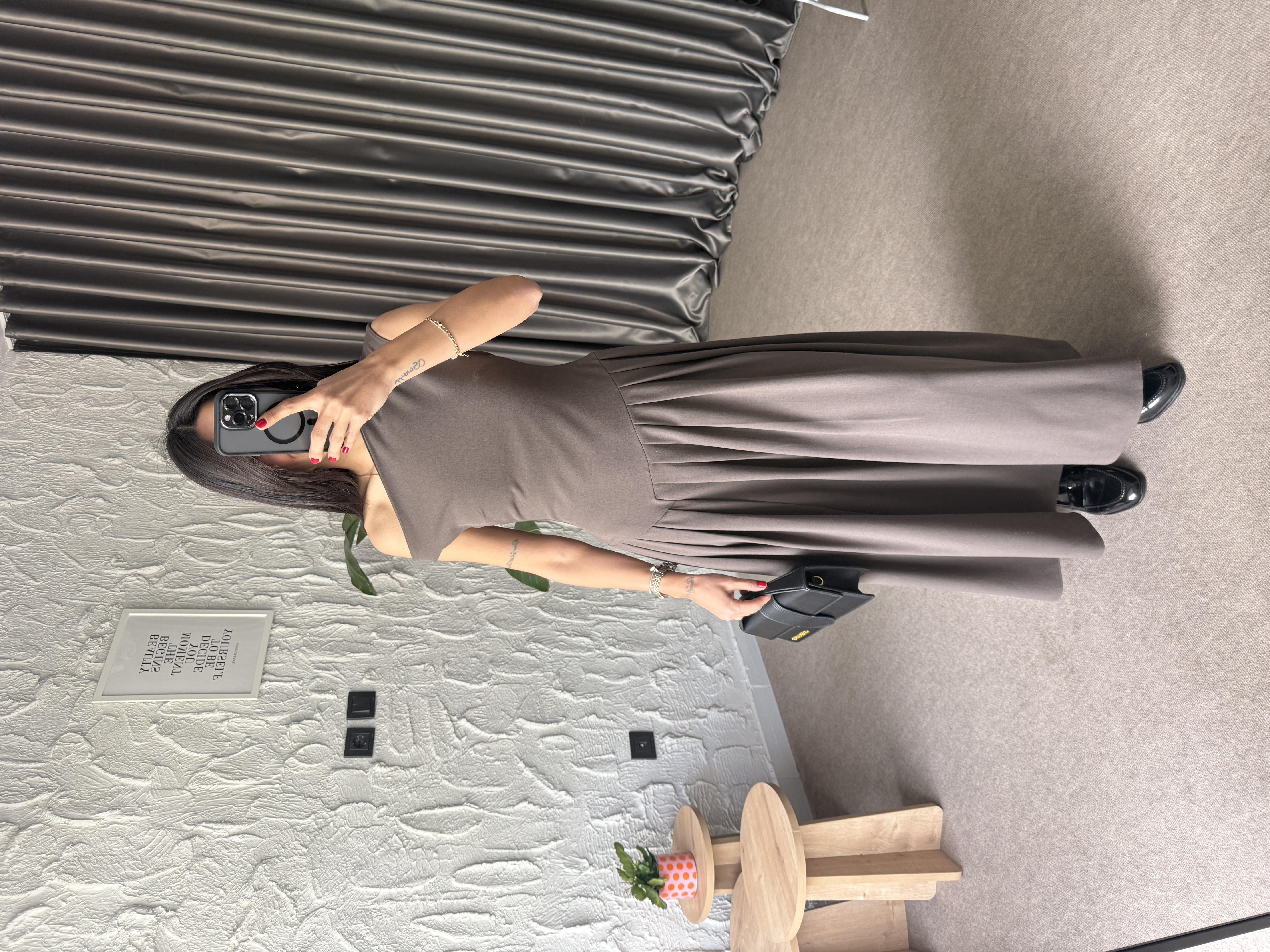 Paris Kayık Yaka Pileli Etek Elbise - Kahve