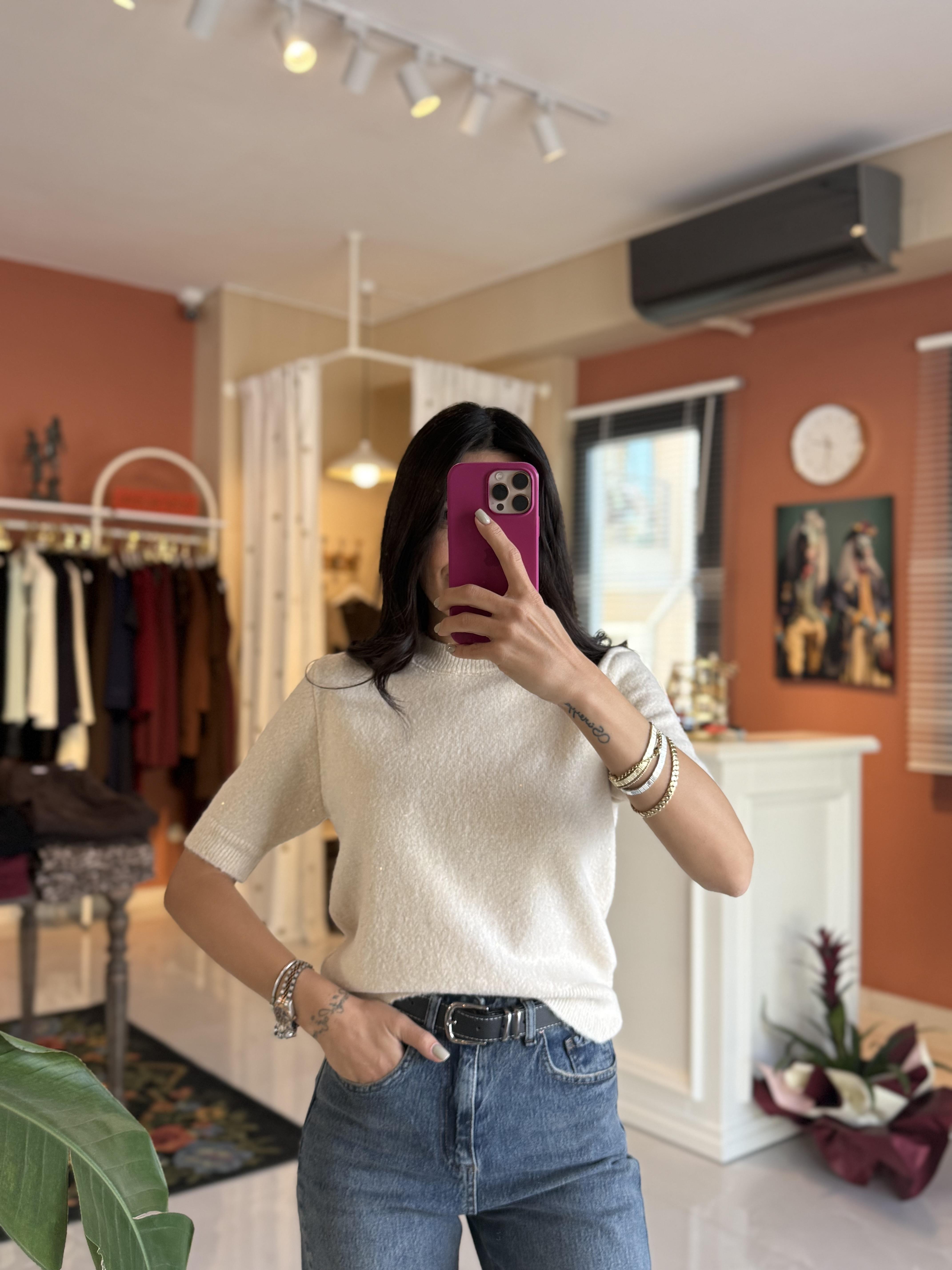 Simli ve Pullu Kısa Kol Ekru Kazak