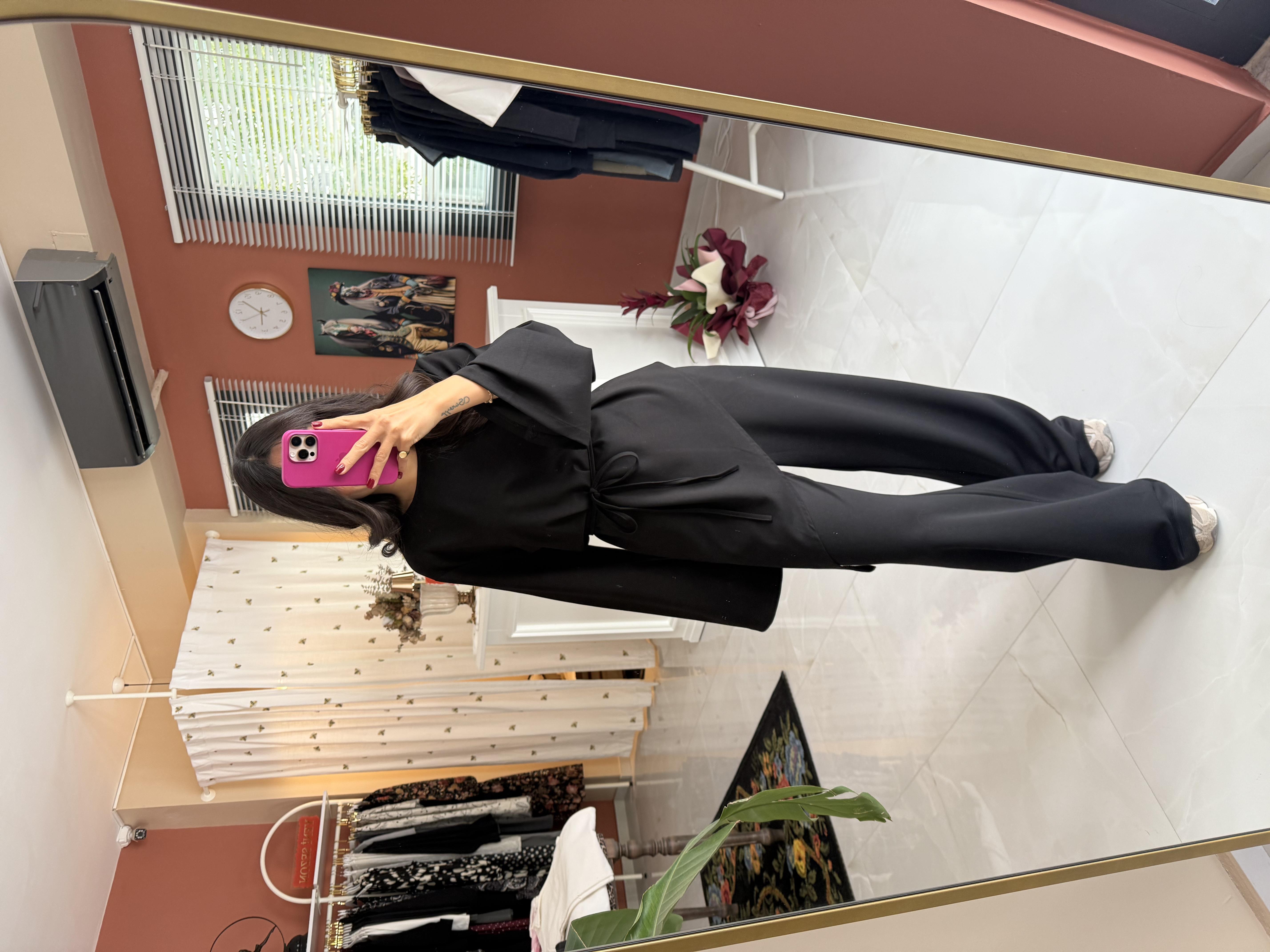 Siyah Asimetrik Kesim Takım