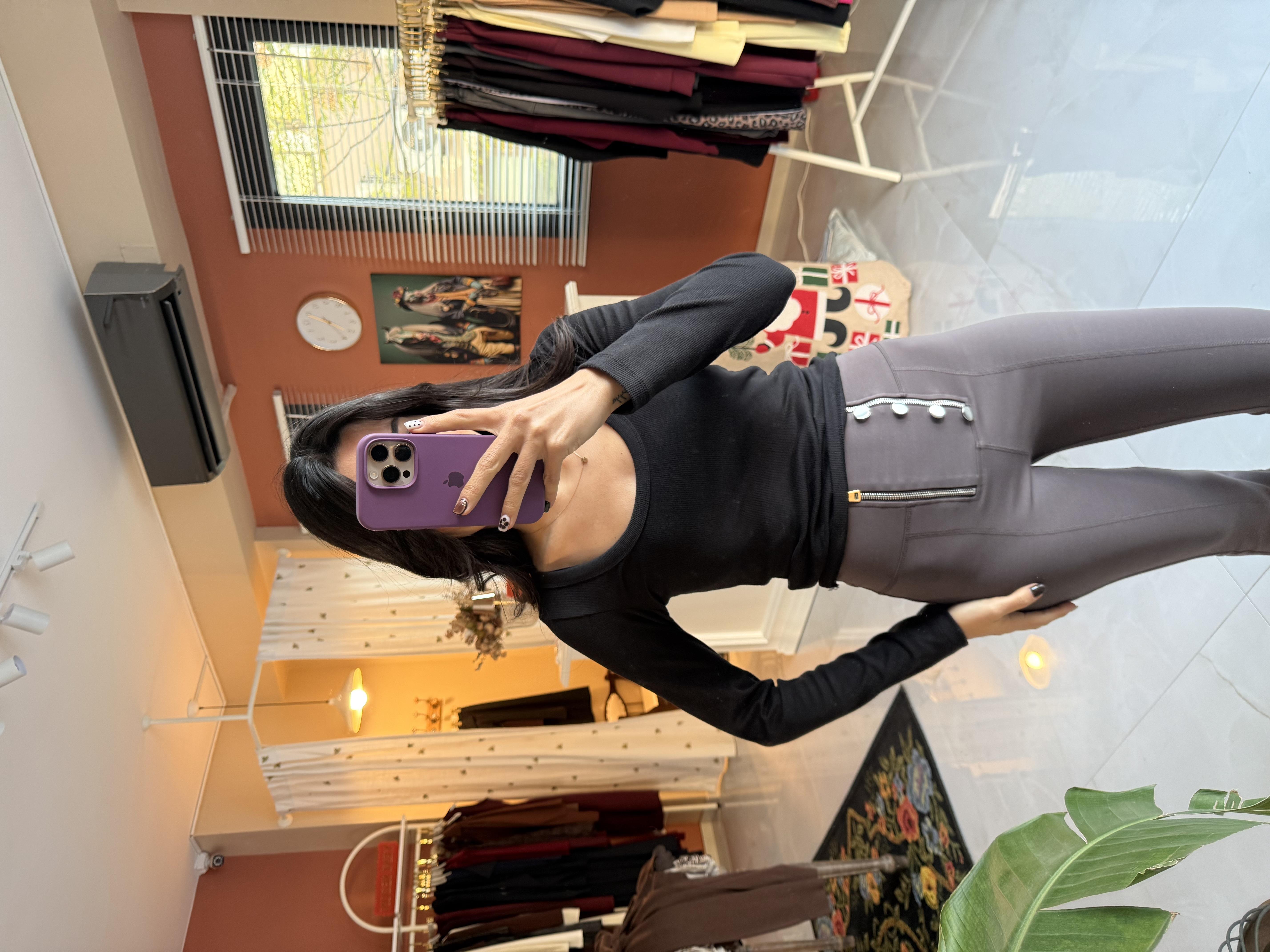 Siyah Kaşkorse U Yaka Bluz