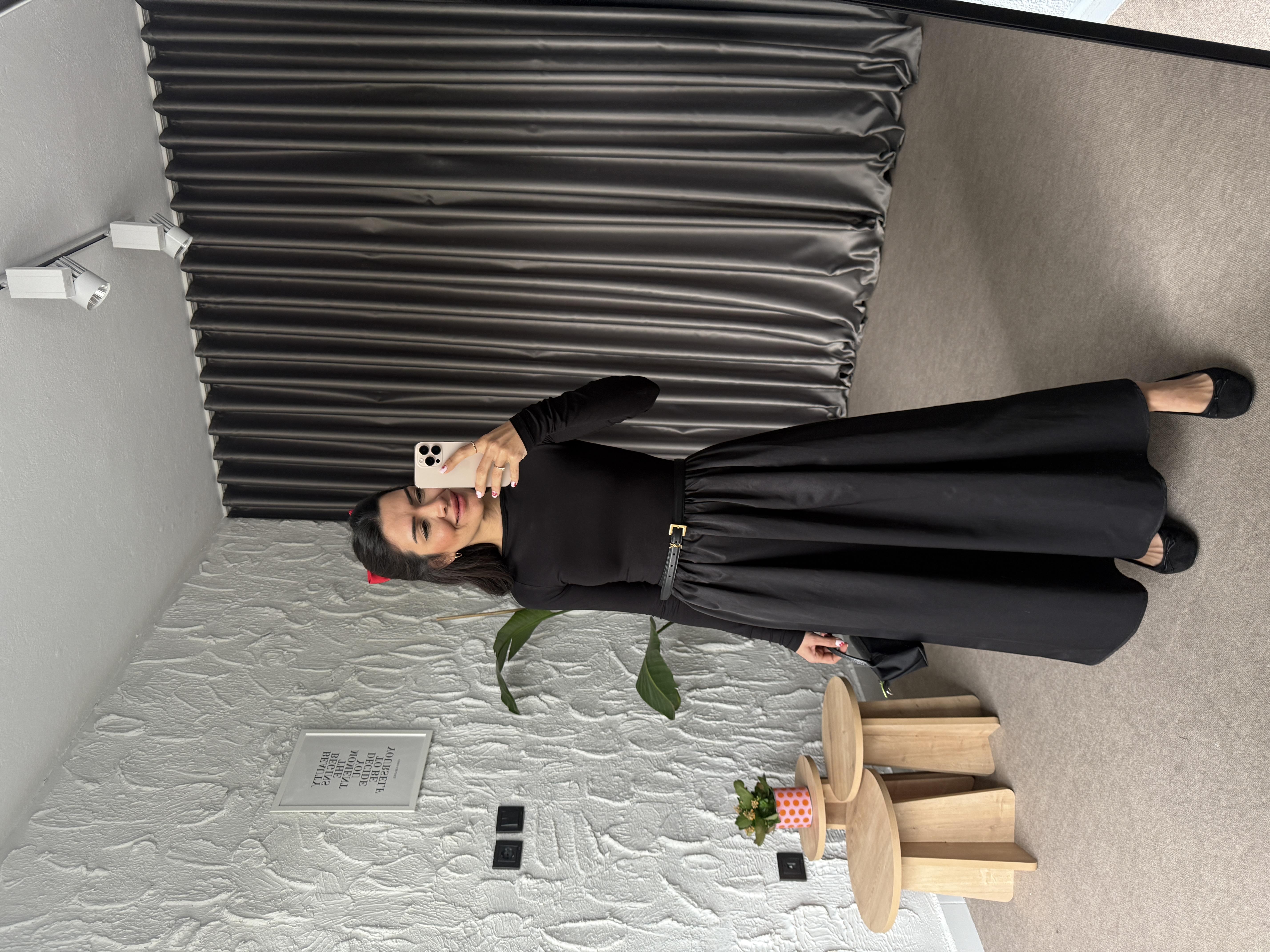 Siyah Penye Garnili Paraşüt Kumaş Elbise