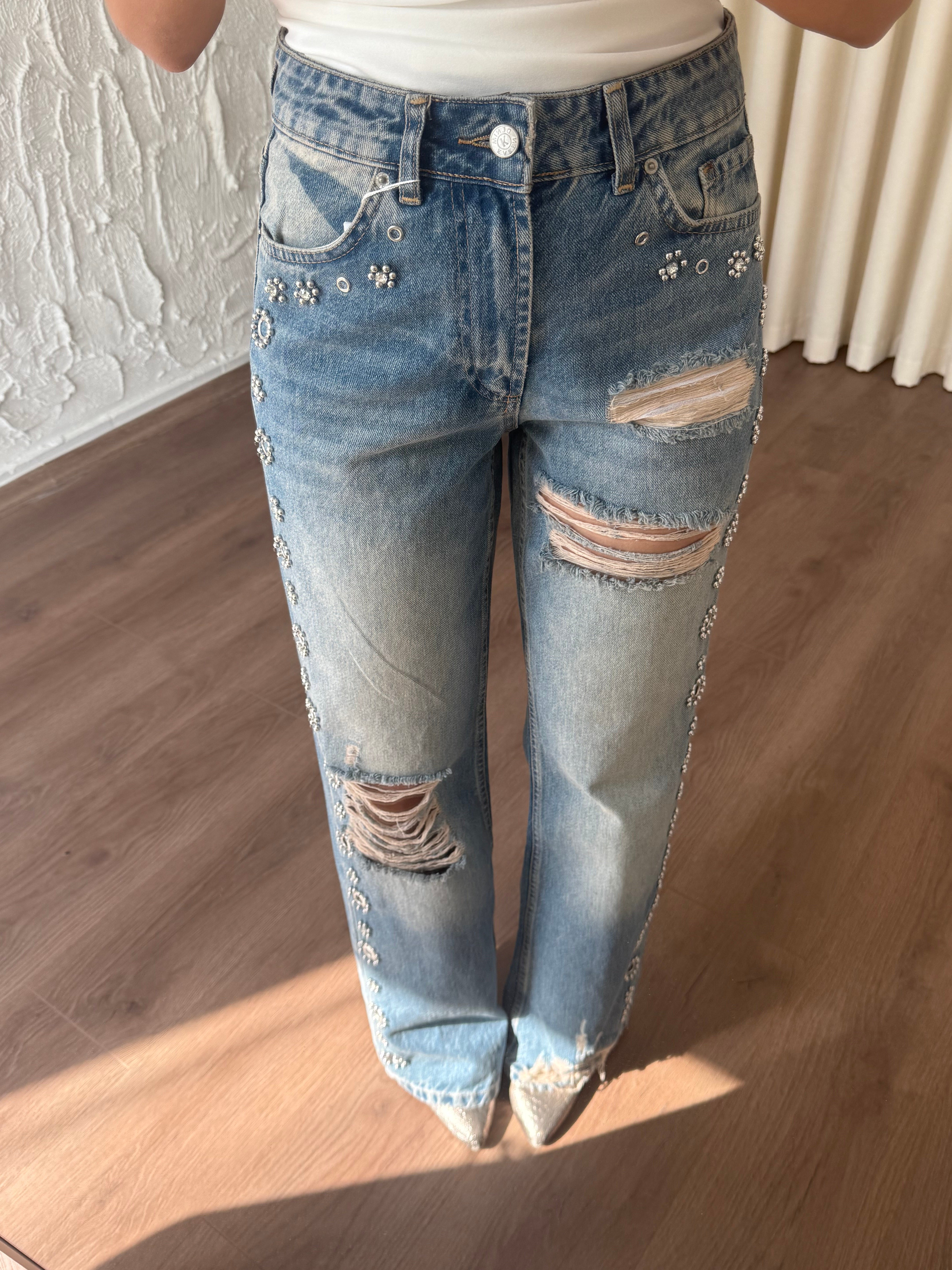 Taş ve Boncuk Detaylı Yırtık Model Jean