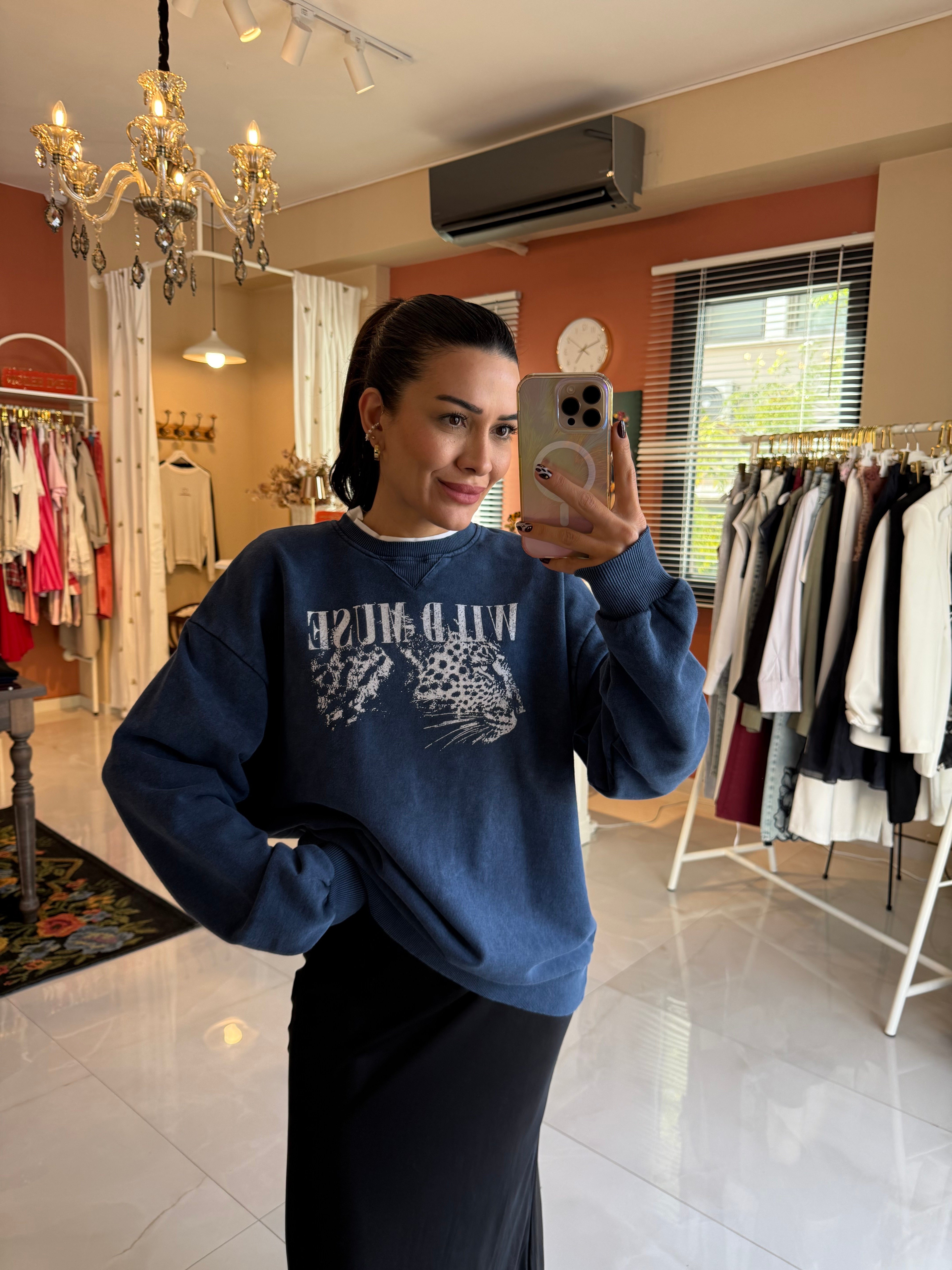Wild Muse Baskılı Lacivert Sweatshirt 