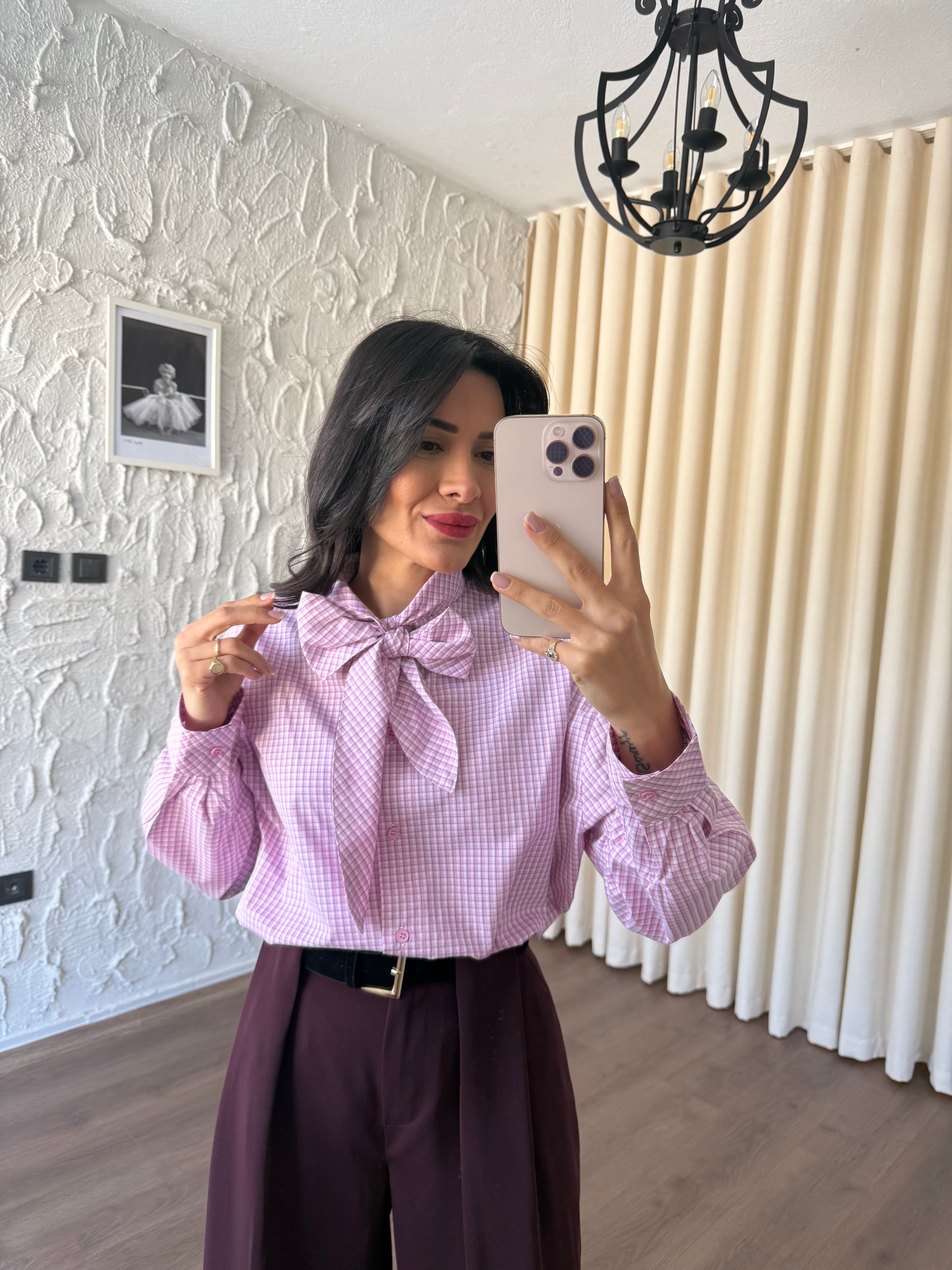 Yaka Bağlamalı Ekoseli Pembe Gömlek