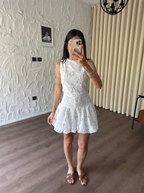Brode Nakış Detaylı Elbise