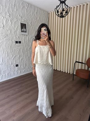 Dantel Detaylı Ekru Etekli Takım