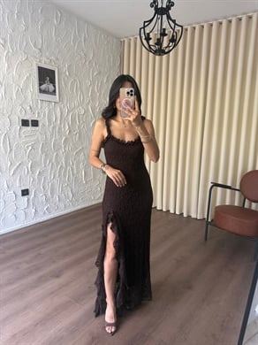 Güpür Dantelli Yırtmçlı Kahve Elbise