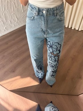 Lacivert Çiçek Motifli Jean