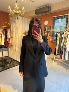 Siyah Tek Düğmeli Blazer Ceket