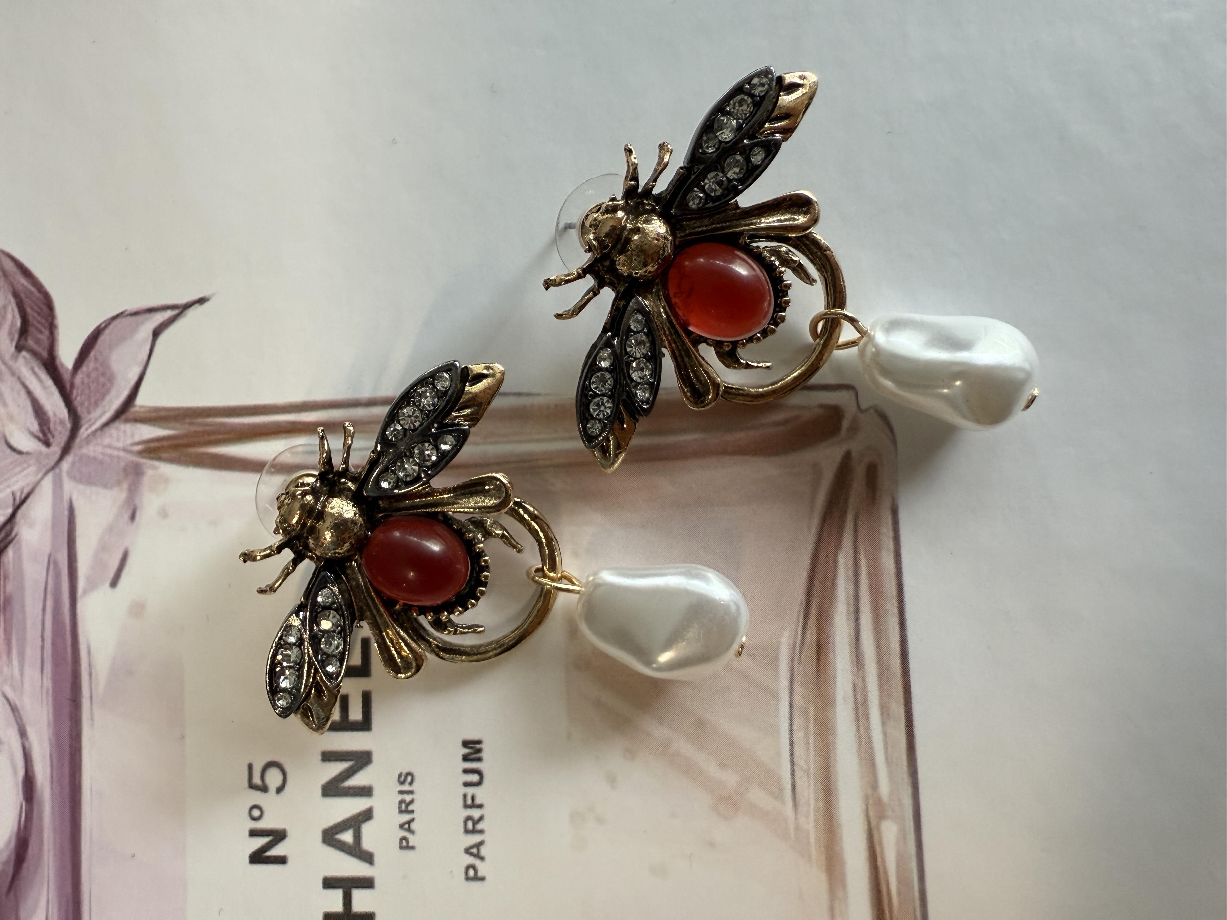 Arı İncili Marka Model Küpe