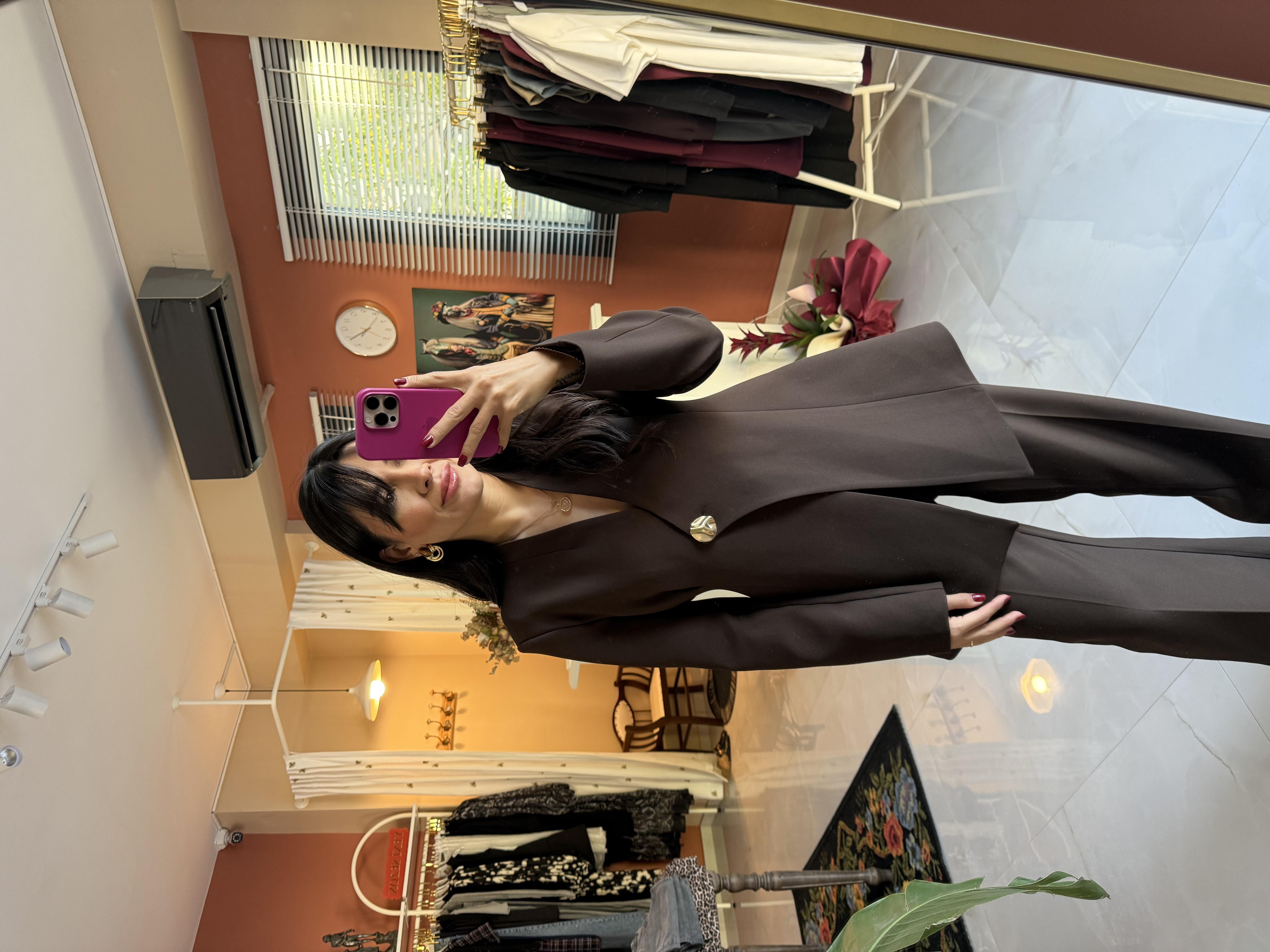 Asimetrik Kesim Kahverengi Blazer Takım · 3
