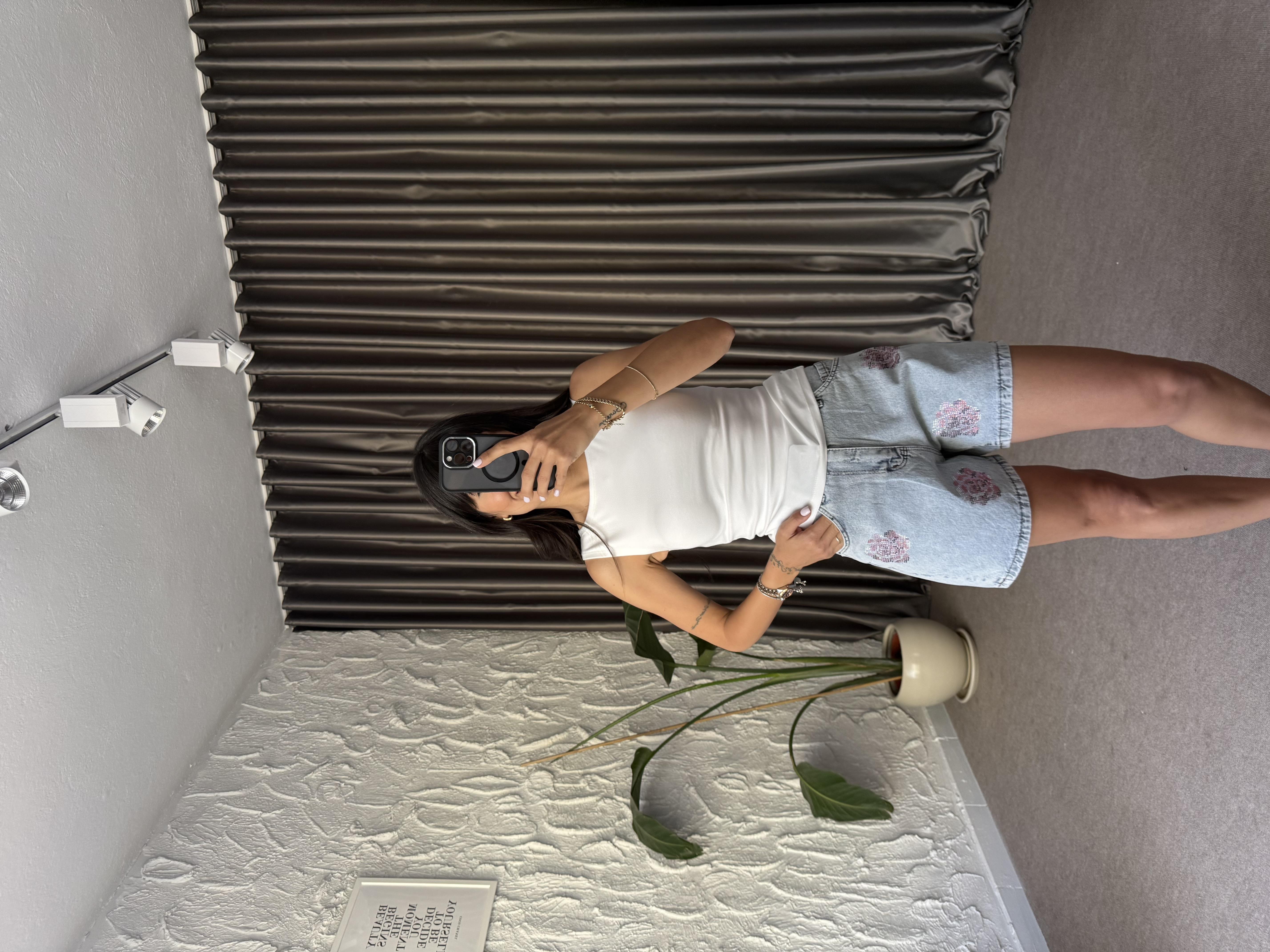 Beyaz Kolsuz Basic Bluz