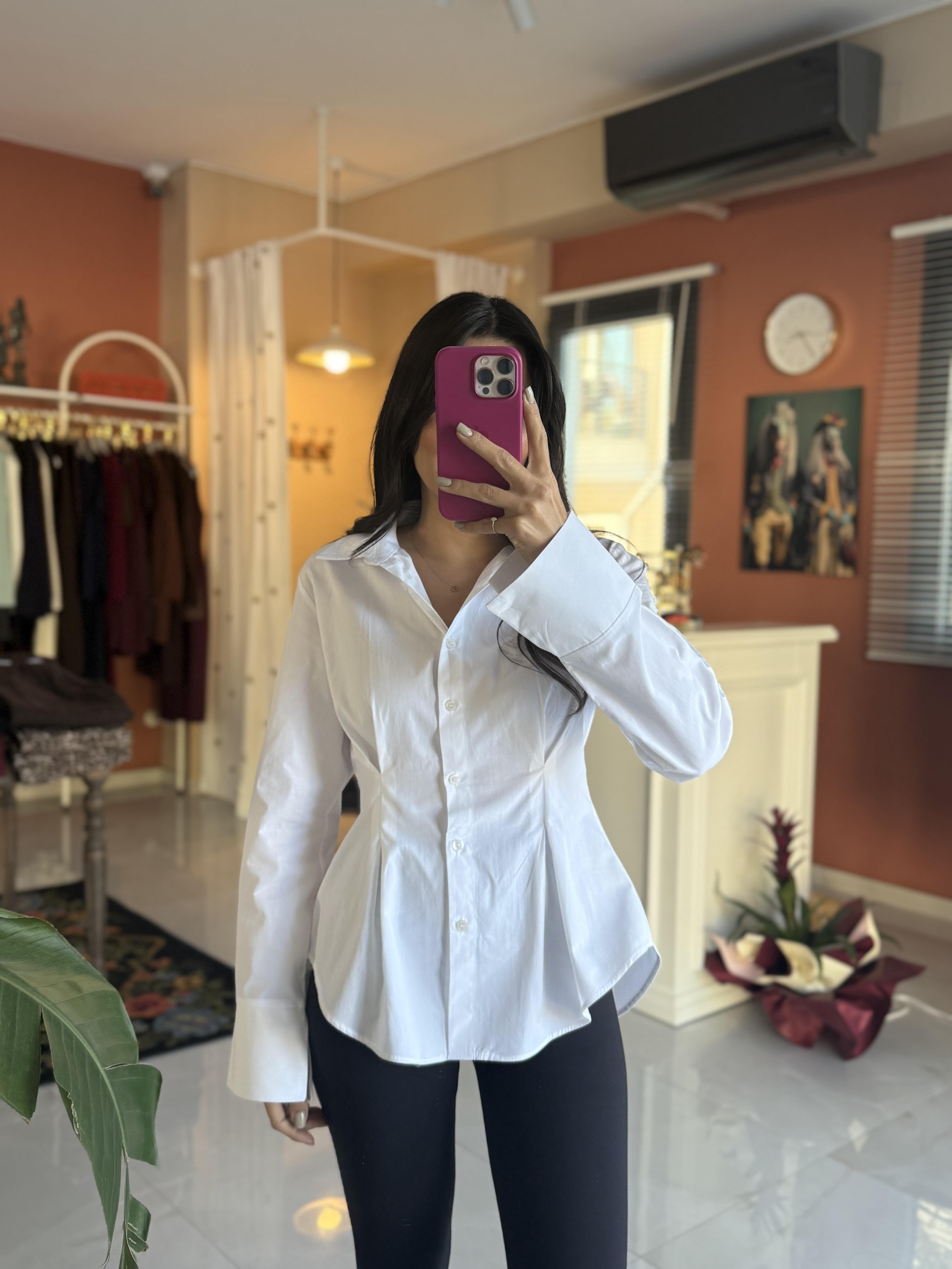 Beyaz Pilili Bilek Detaylı Gömlek