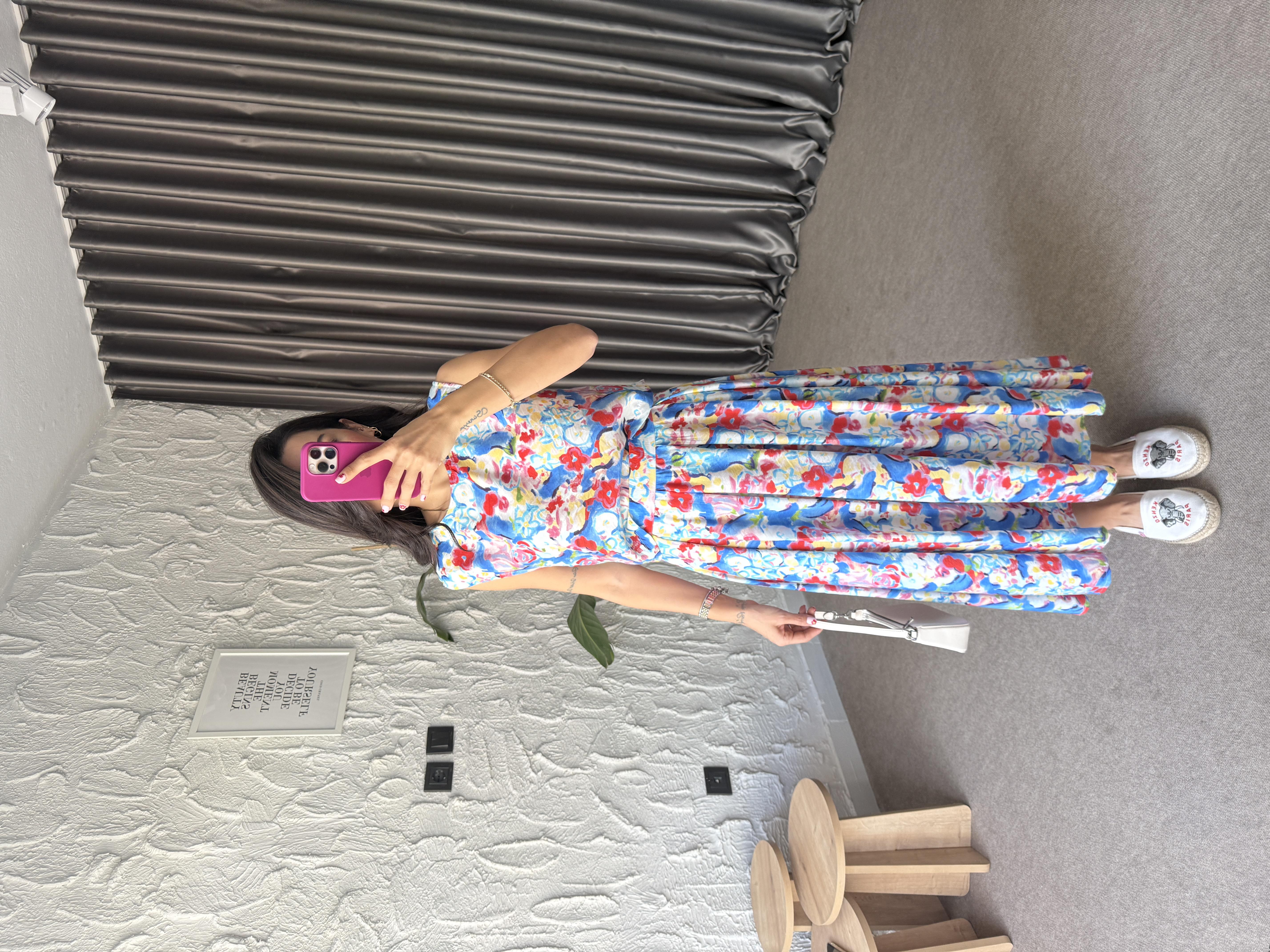 Çiçekli Sırt Bağlama Detay Bluz