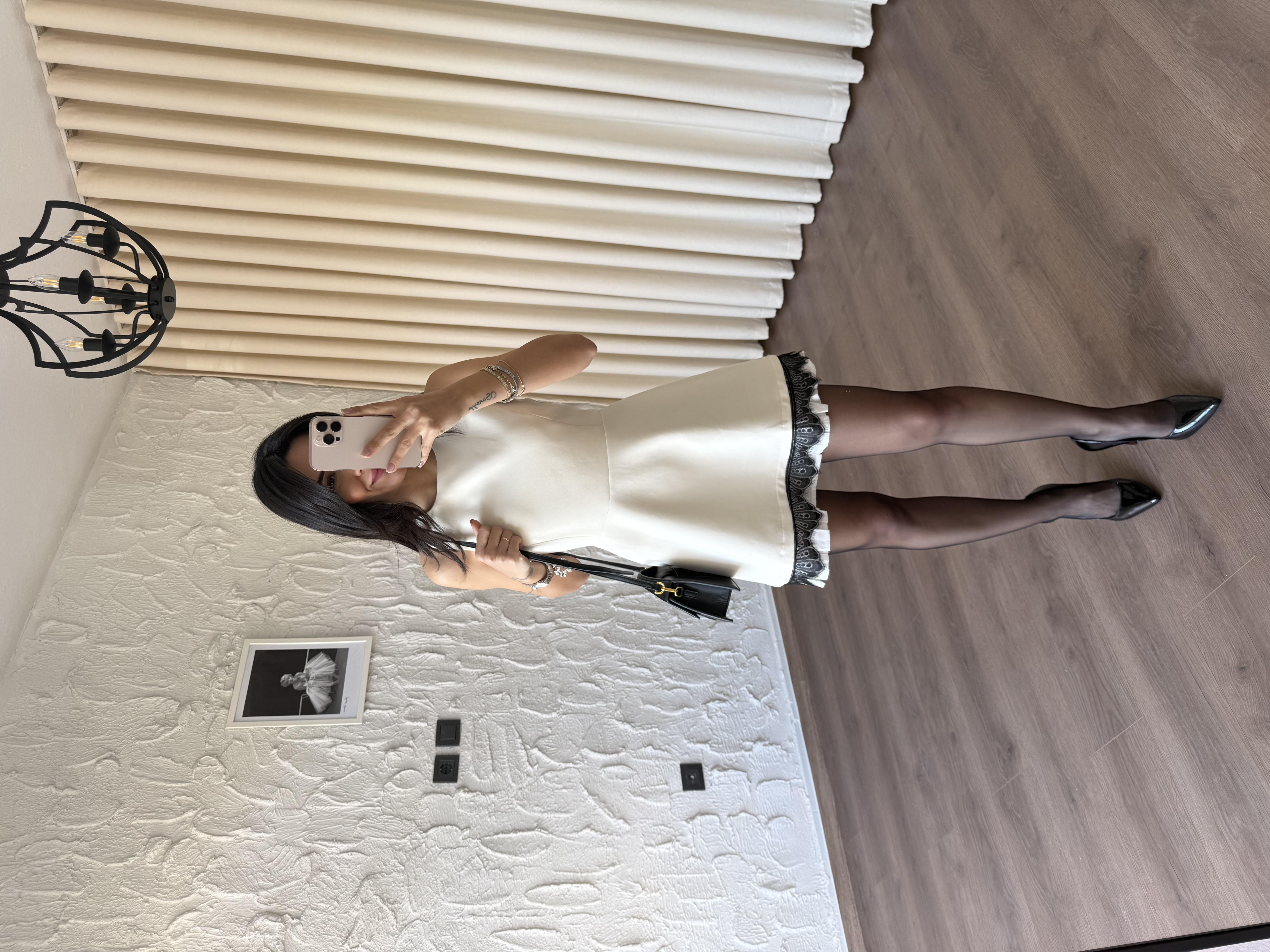 Dantel Dikişli Ekru Elbise