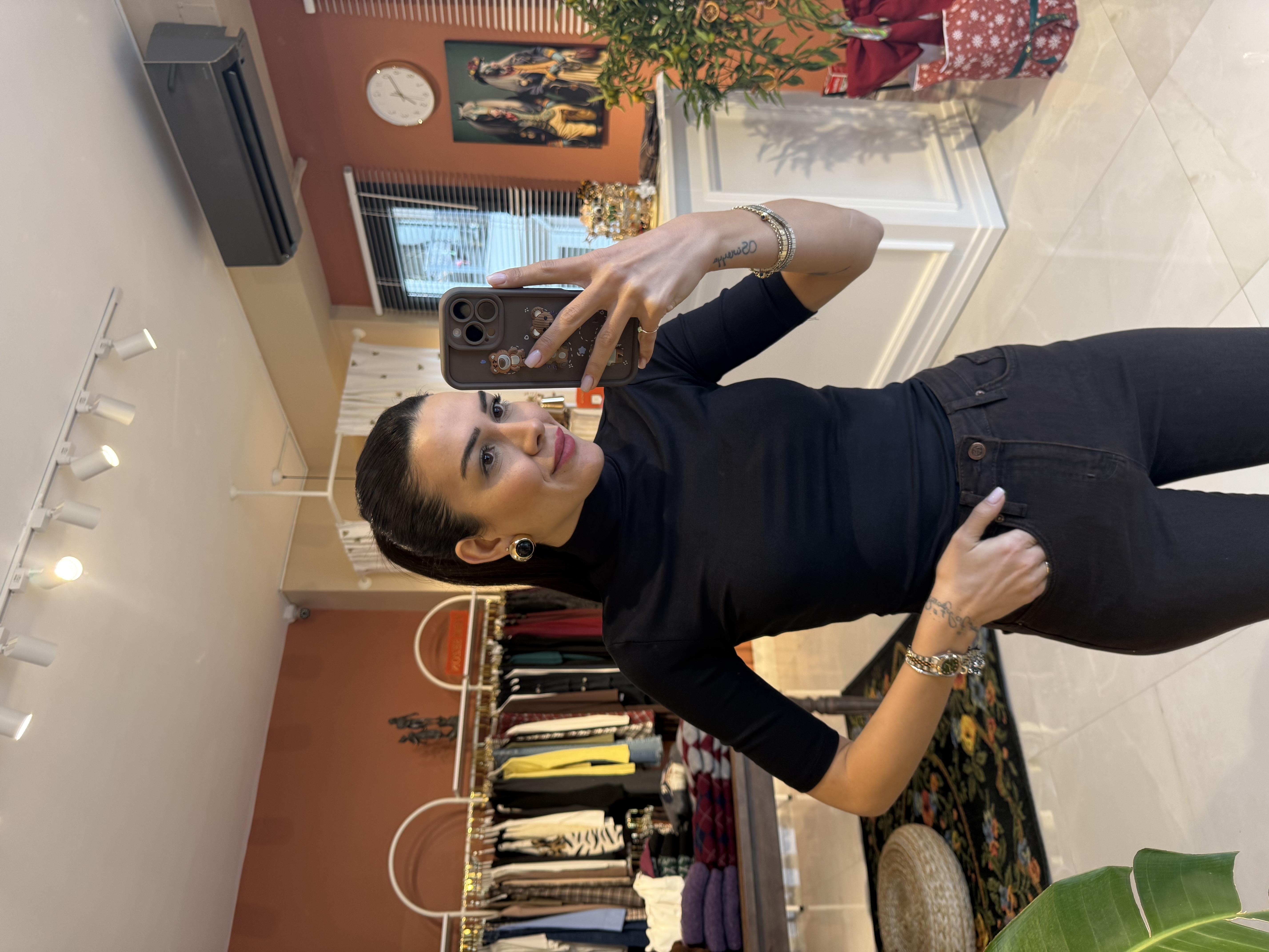 Dik Yaka Siyah Yarım Kol Body