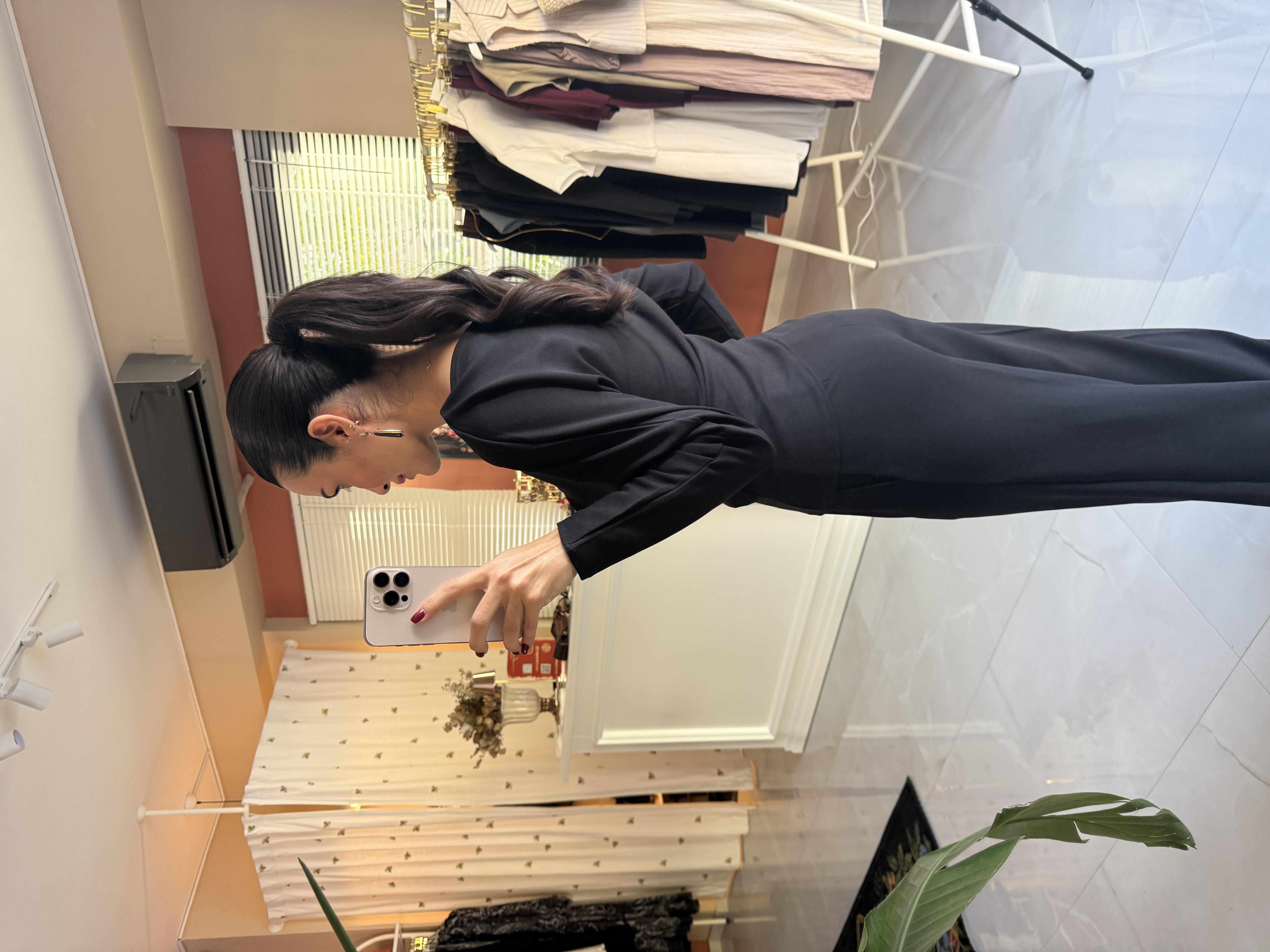 Düşük Omuz Drape Detaylı Siyah Bluz · 6