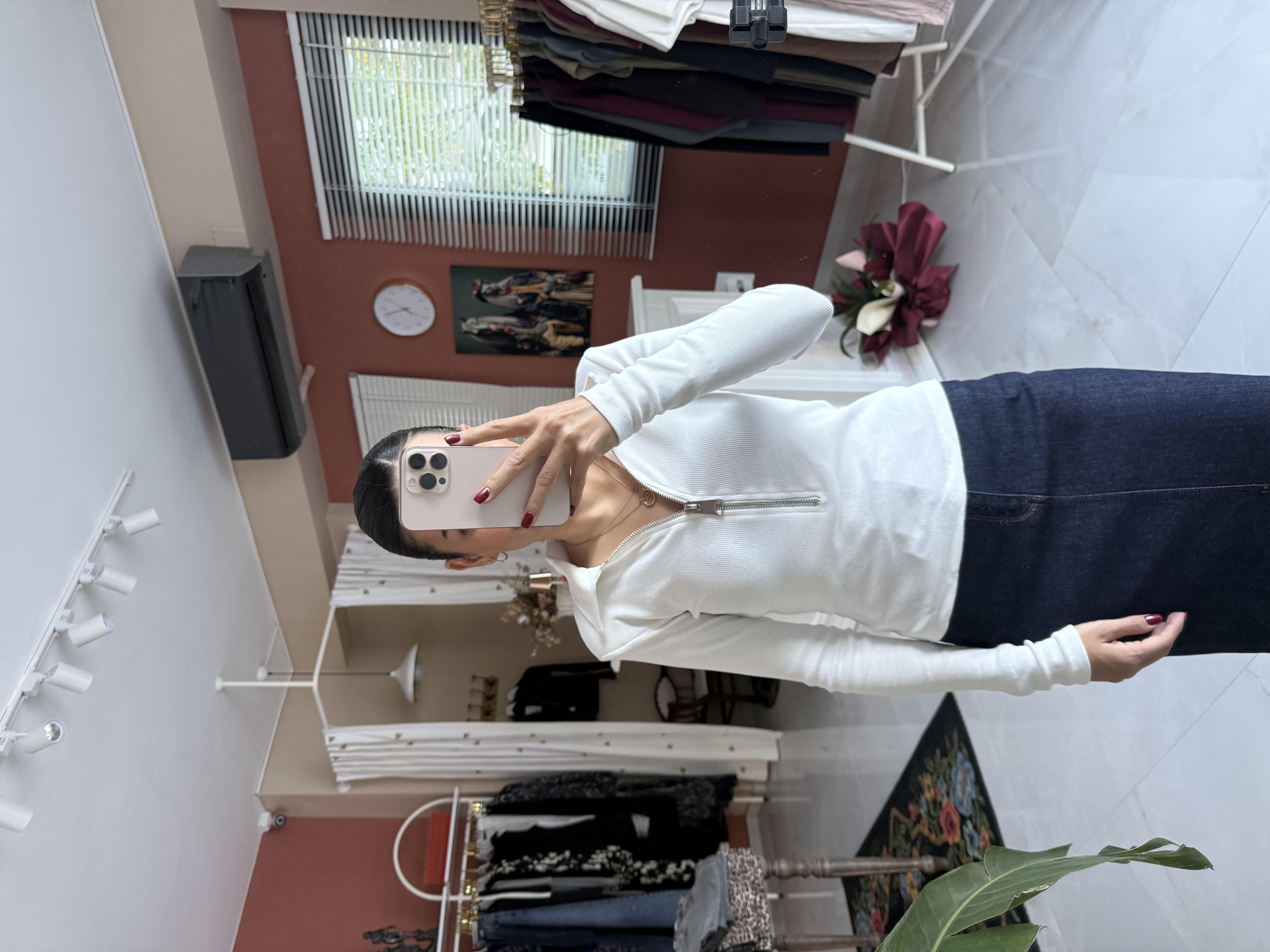 Ekru Fermuarlı Bluz