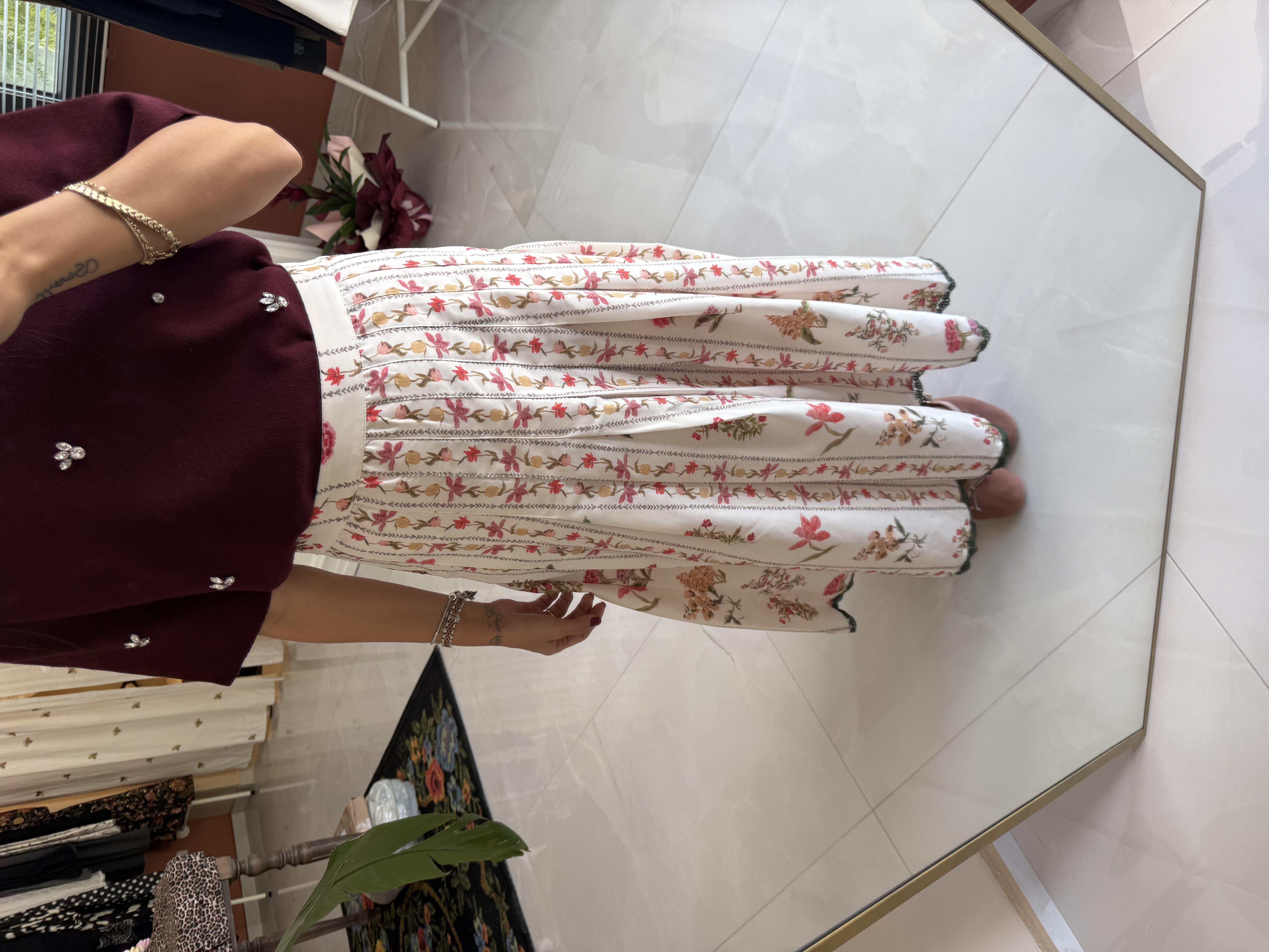 Fiore Güpür Detay Ekru Etek · 3