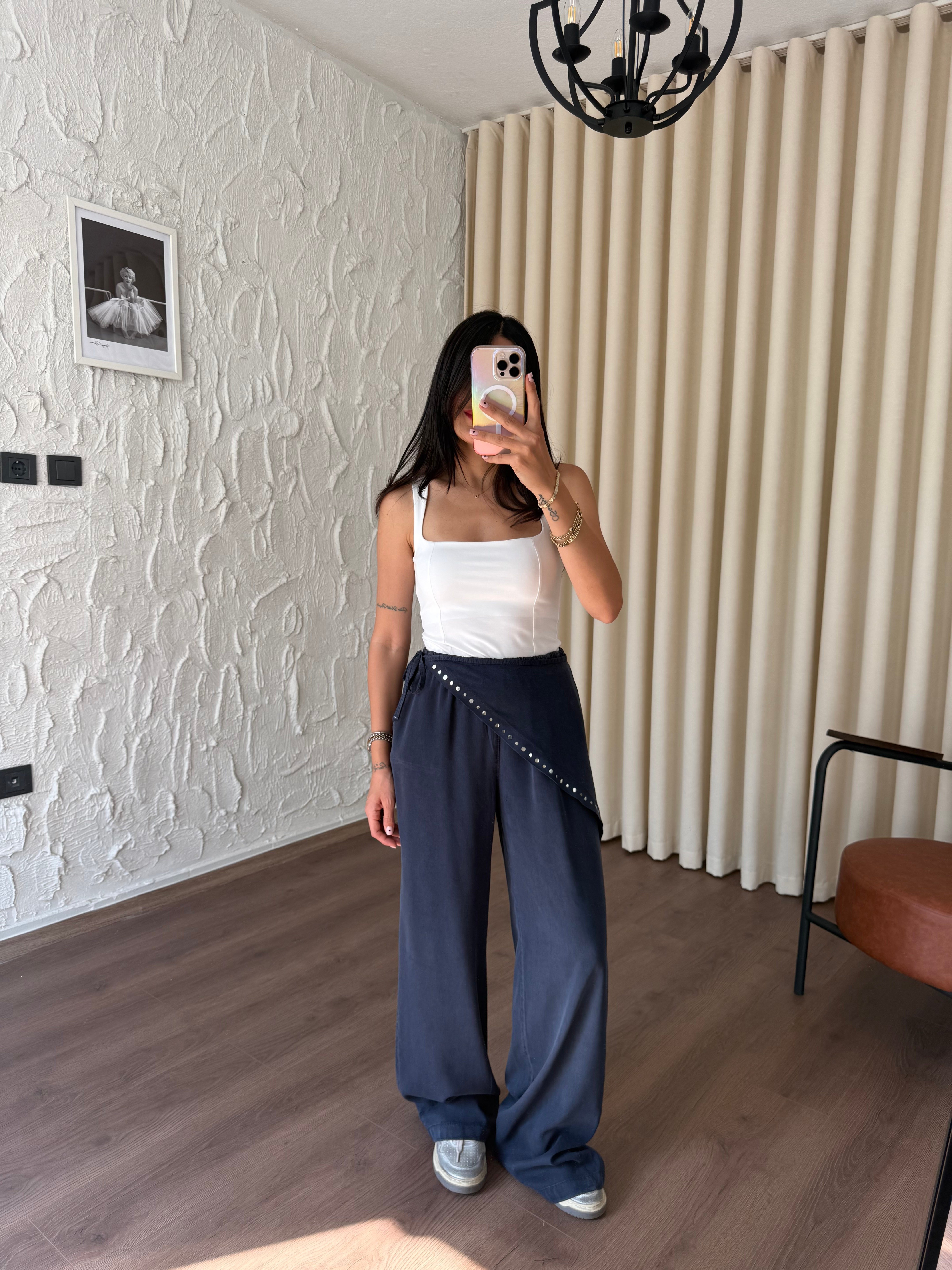 Fular Detaylı Lacivert Pantolon 